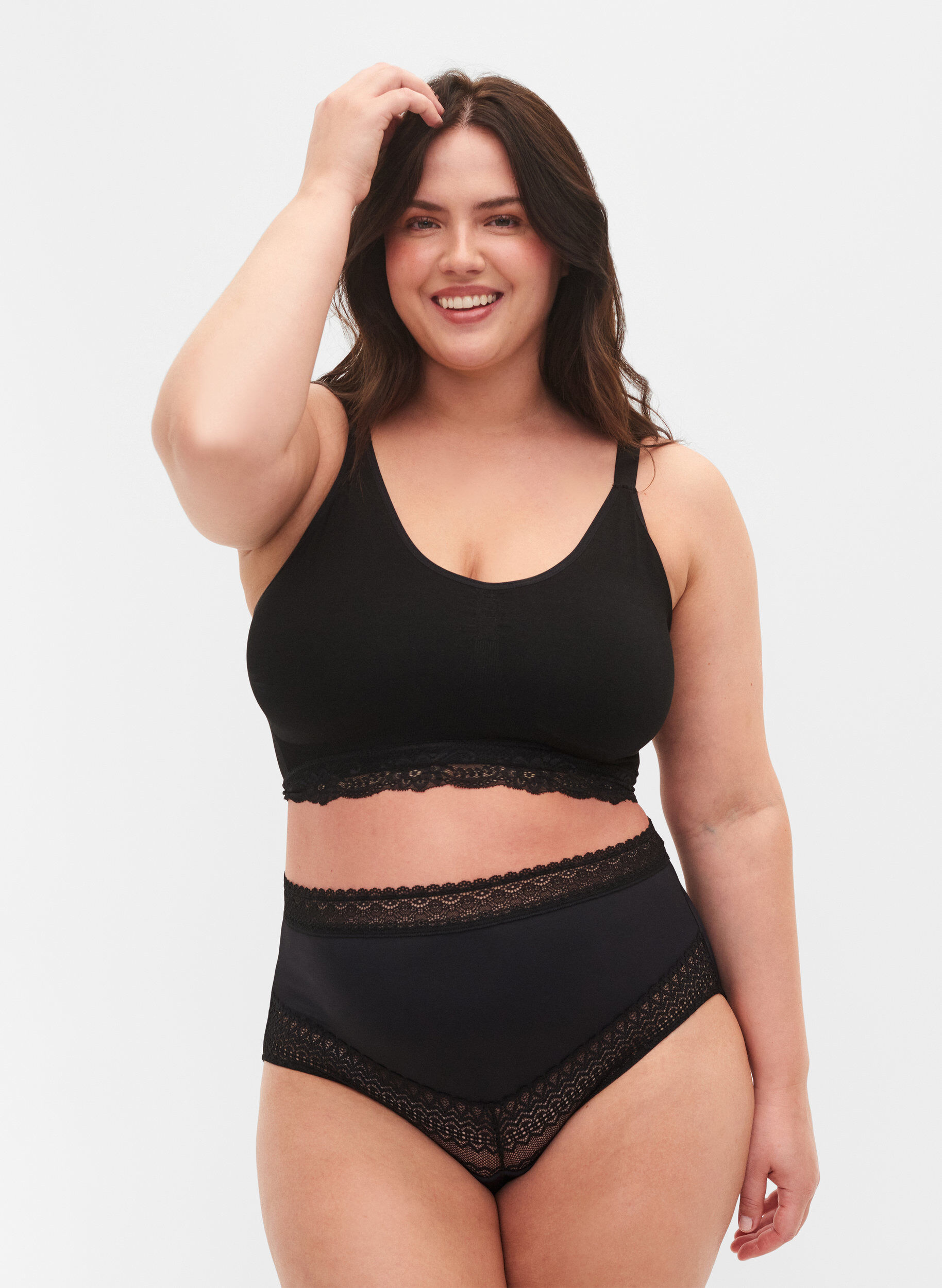 Zizzi Culotte taille haute &agrave; d&eacute;tails en dentelle, Black, Model image number 0