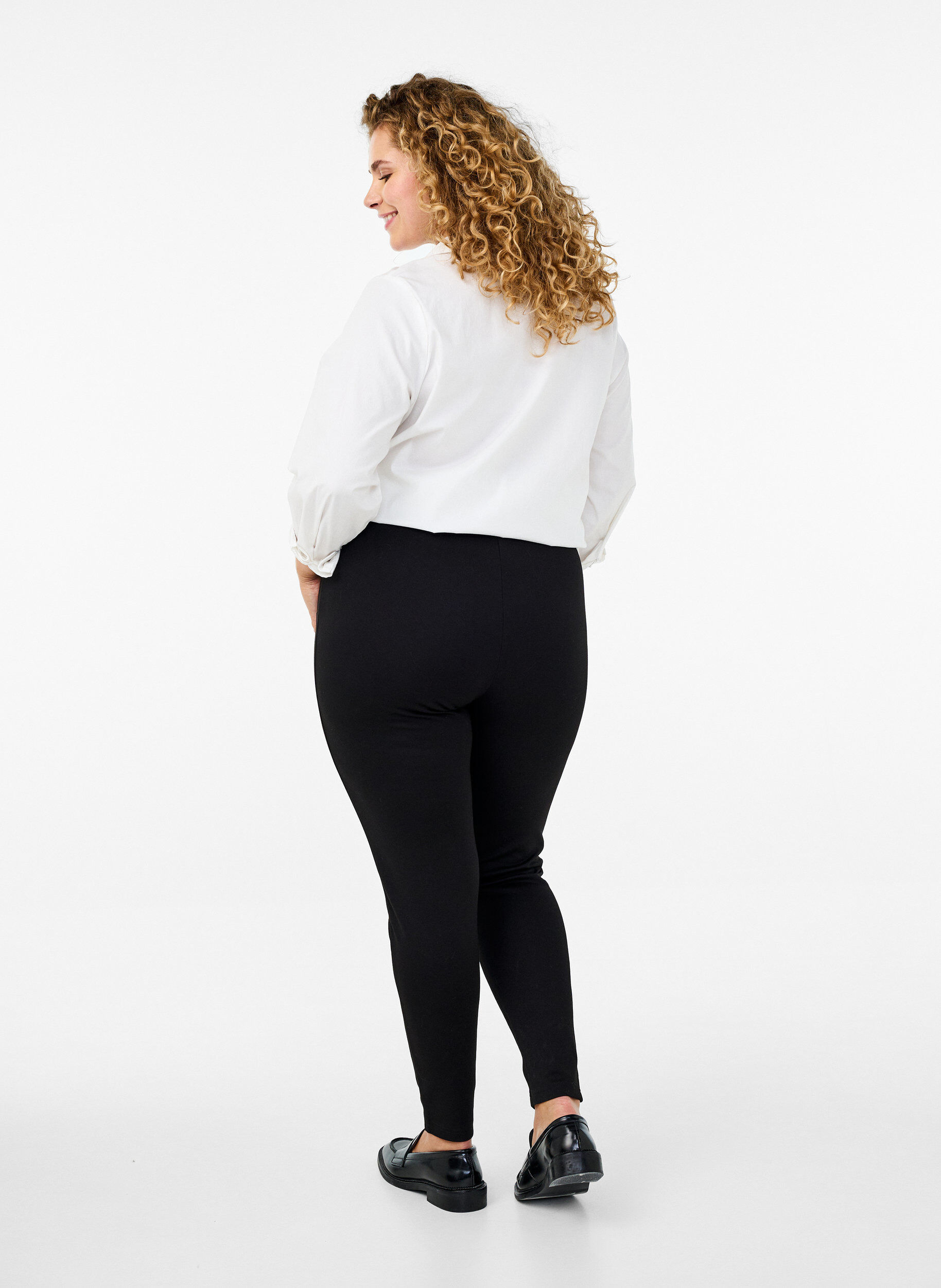Zizzi Legging en viscose avec d&eacute;tail de fermeture &eacute;clair, Noir, Model image number 2