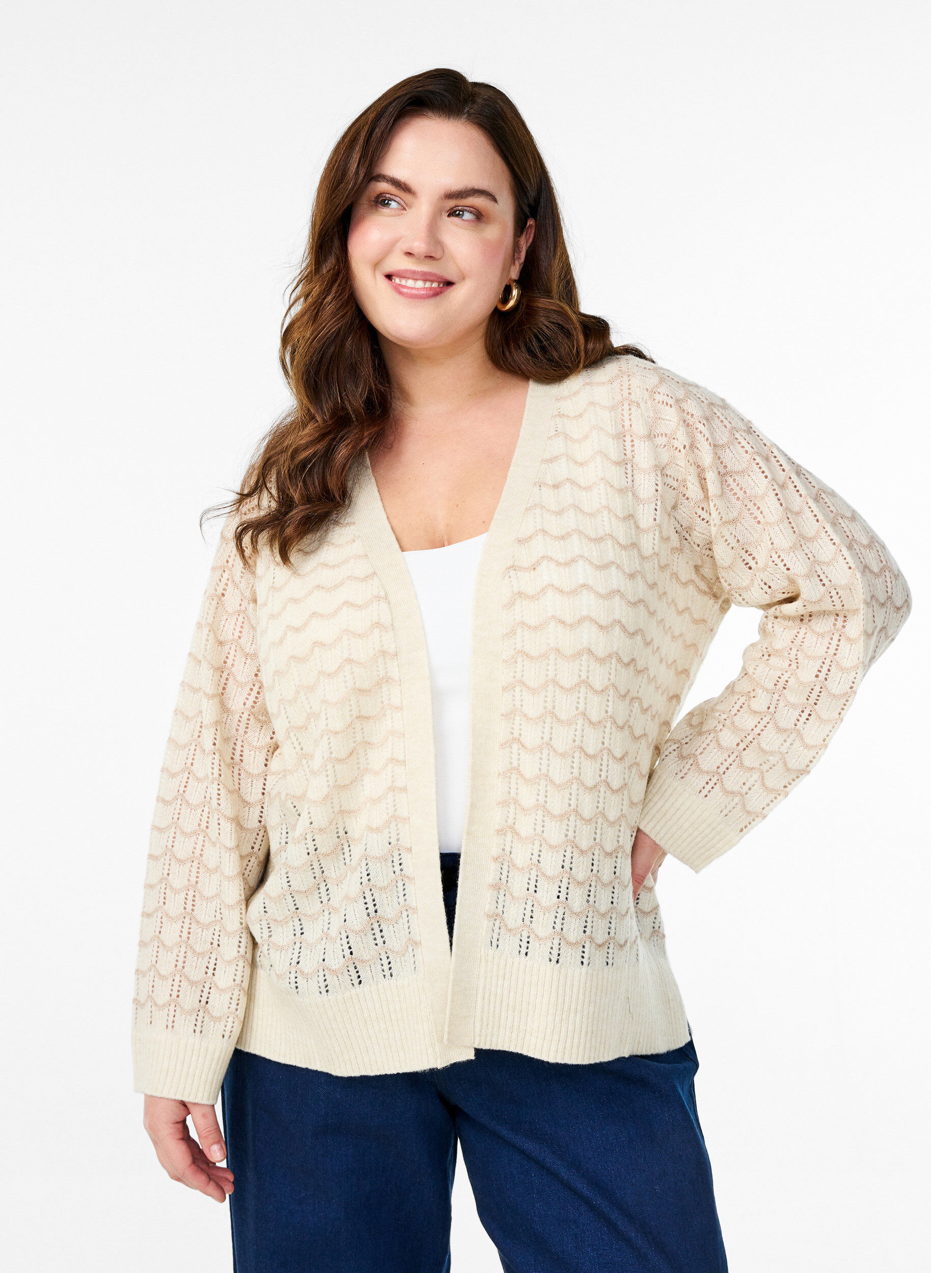 Zizzi Cardigan en maille avec motif en treillis et lignes ondul&eacute;es, Birch w. Simply T., Model image number 0