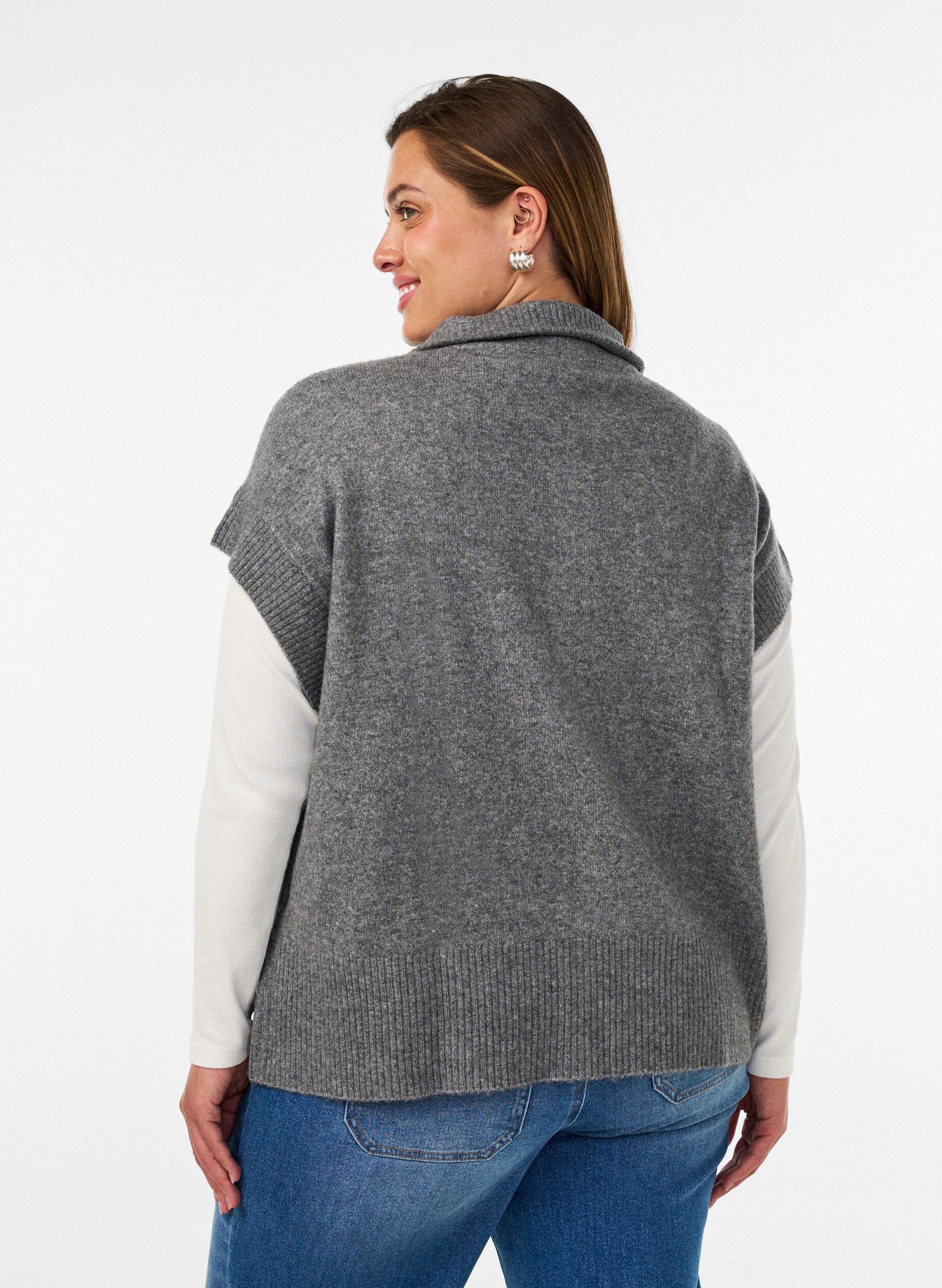 ZizziGilet en maille &agrave; col montant et fermeture zipp&eacute;e, Gris, Model image number 2