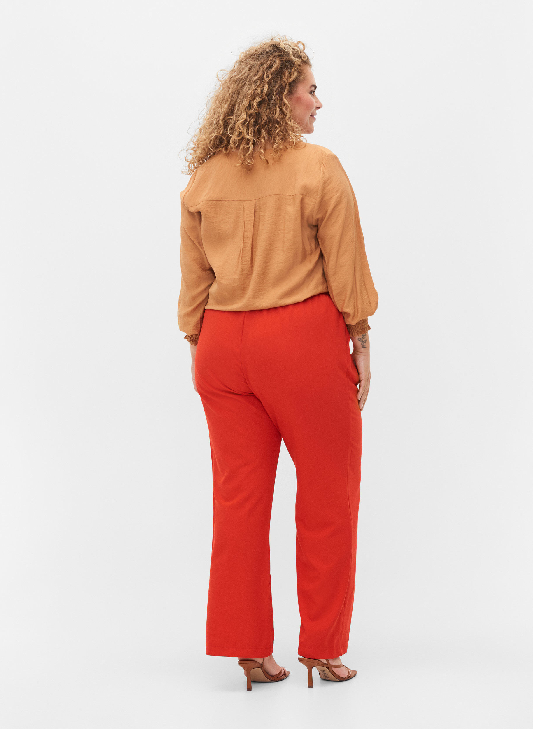 Zizzi Pantalon &eacute;vas&eacute; avec taille &eacute;lastiqu&eacute;e, Rouge, Model image number 1