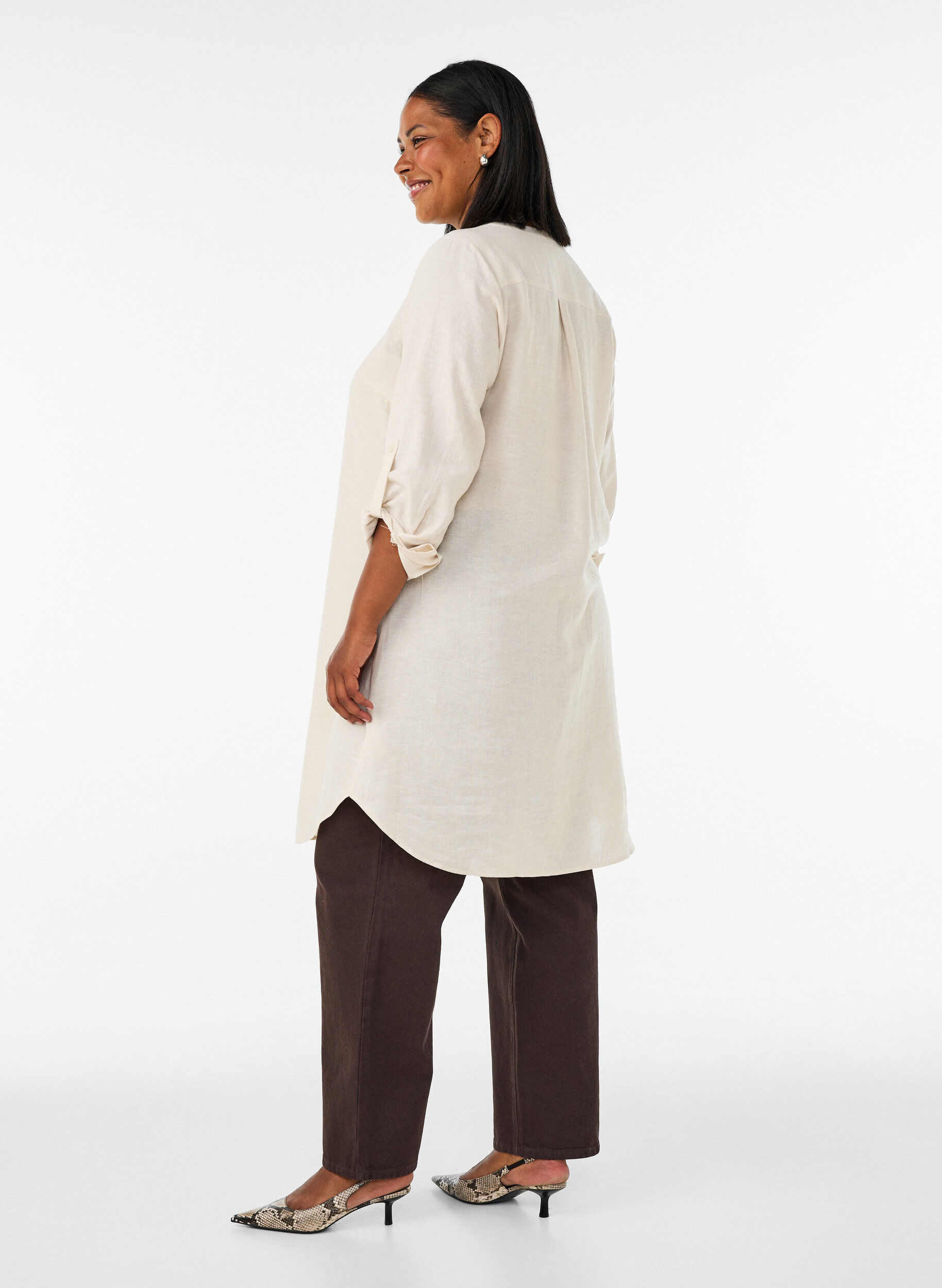ZizziChemise longue en lin et viscose, Beige, Model image number 2