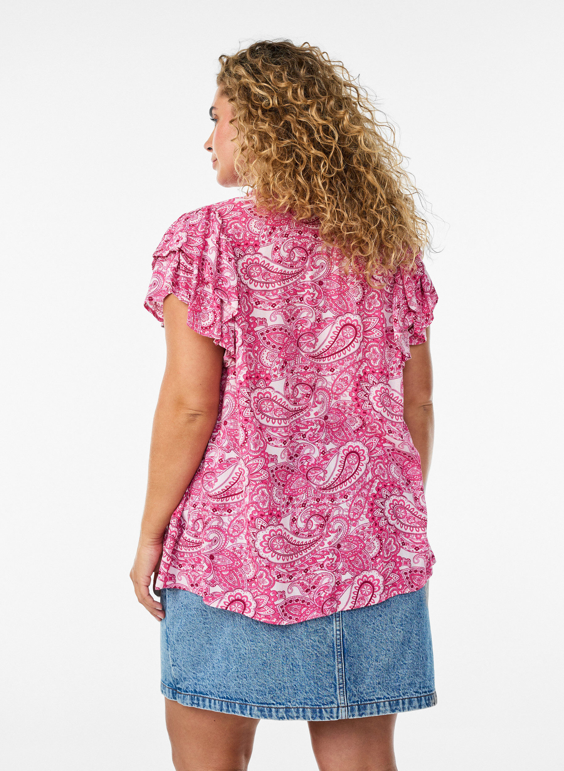 Zizzi Blouse imprim&eacute;e en viscose avec volants, Rose, Model image number 2