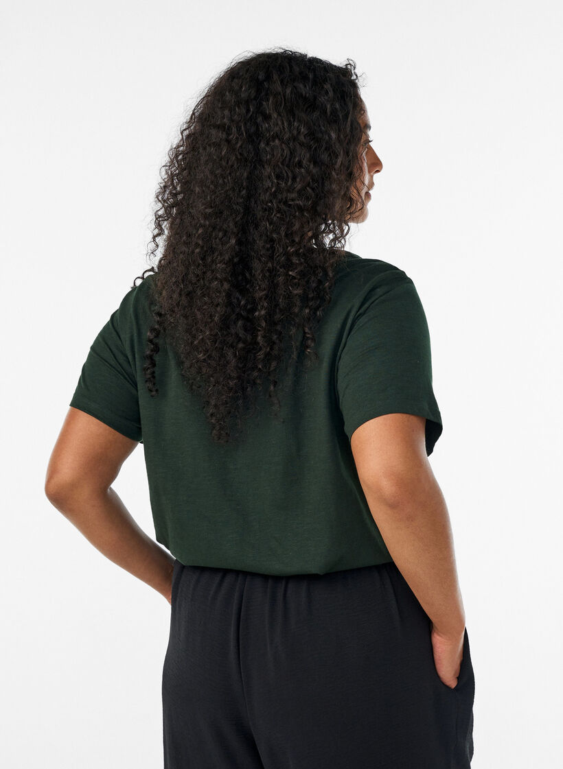 T-shirt dot&eacute; de boutons, Vert fonc&eacute;, Model image number 2