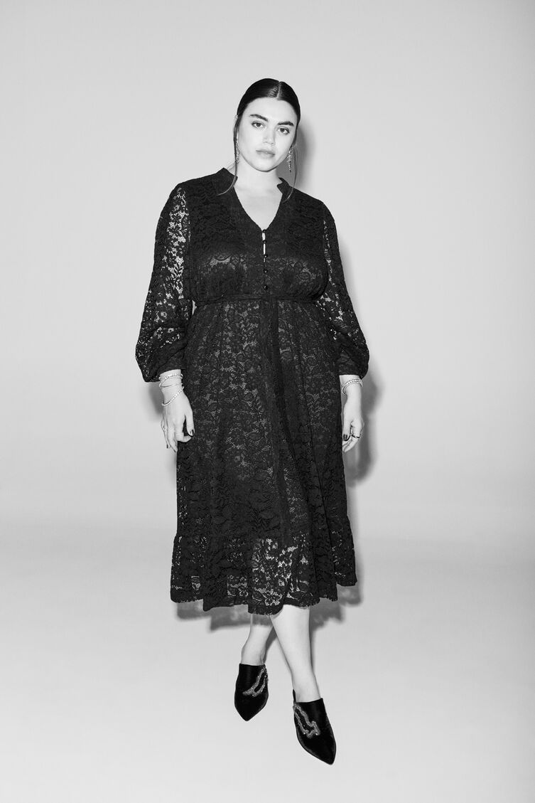 Robe en dentelle, , Model