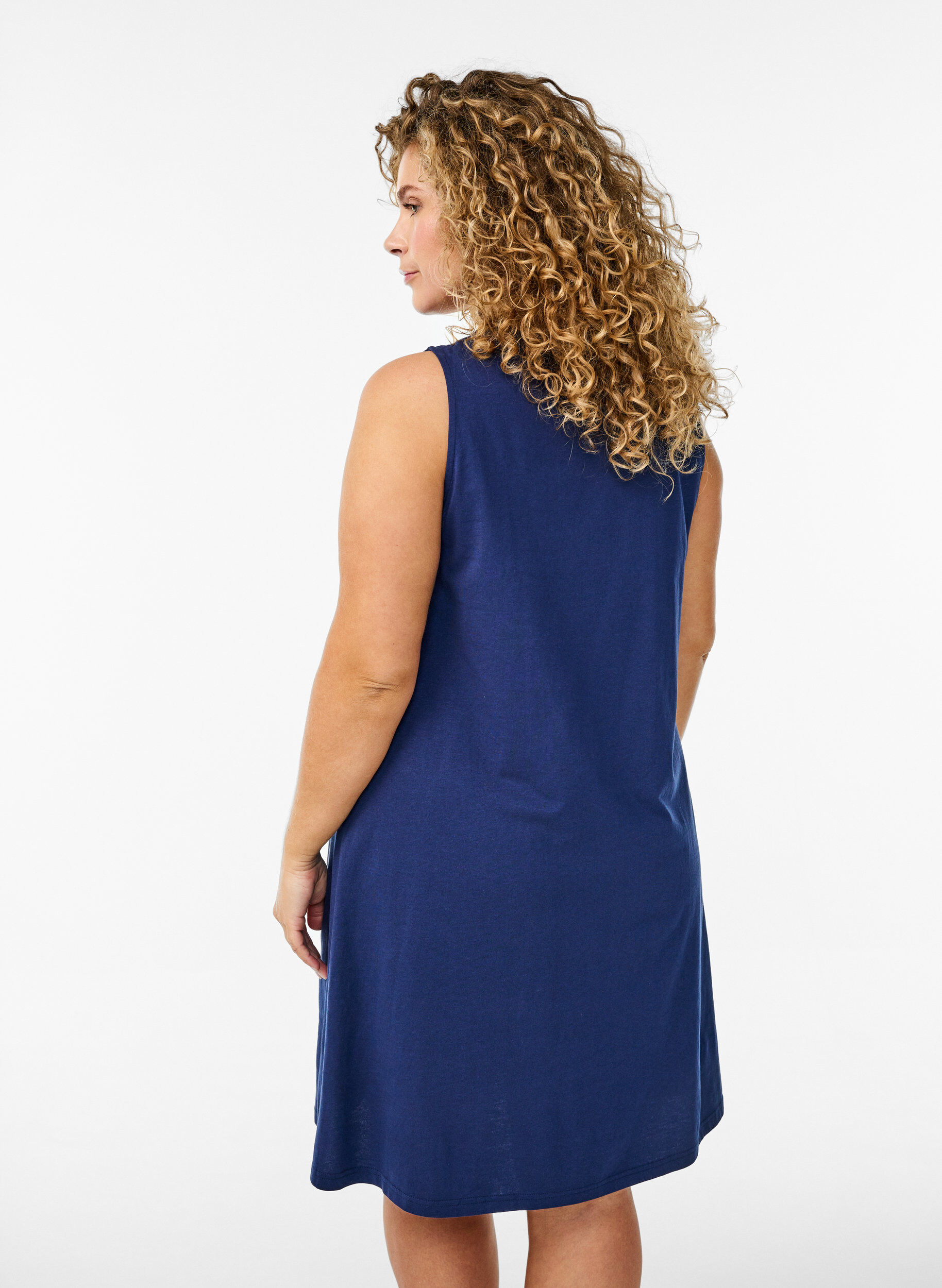 Zizzi Robe &eacute;vas&eacute;e sans manches, Bleu, Model image number 2
