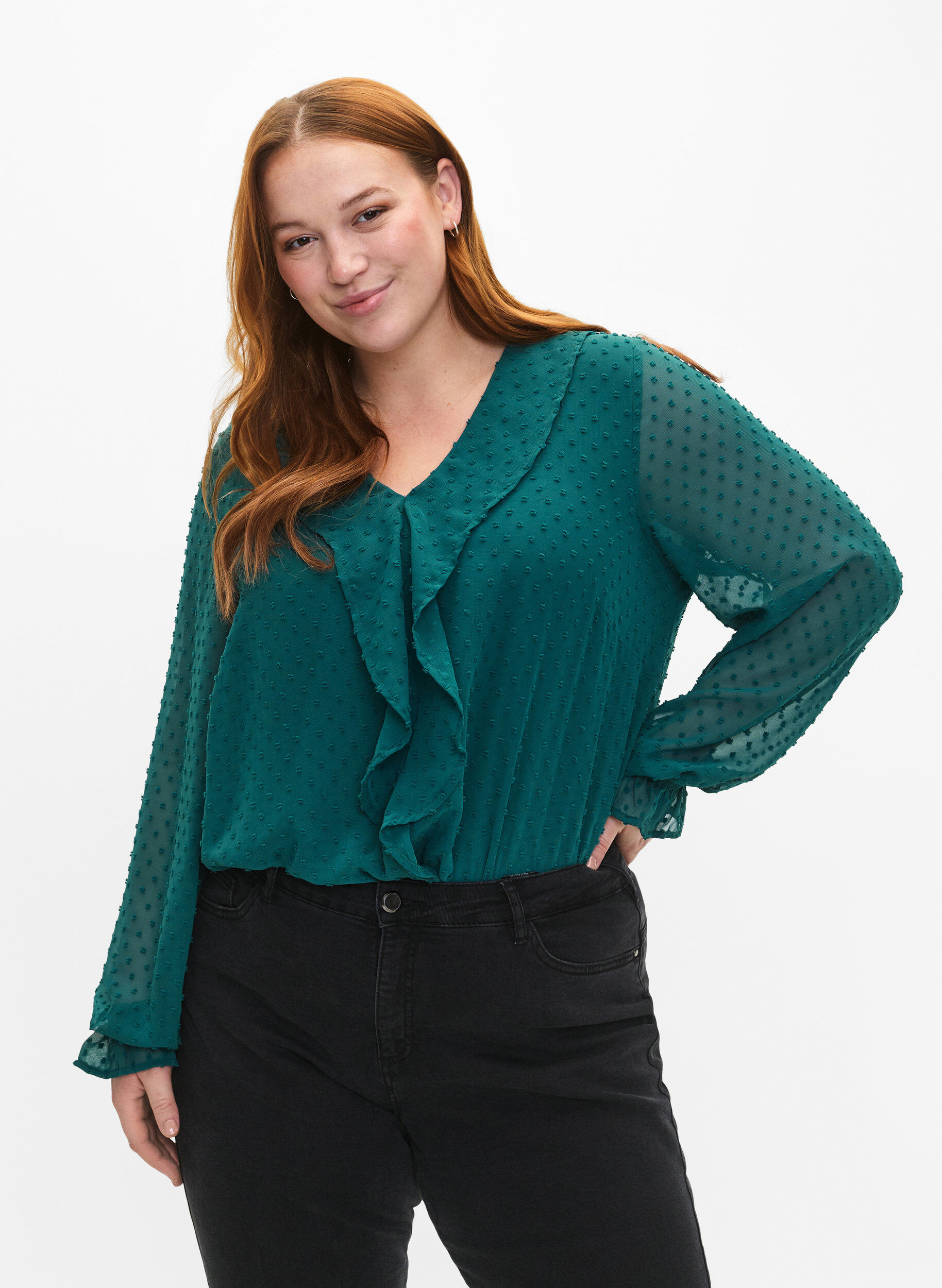 Zizzi Blouse avec volants et texture en pointill&eacute;s, Shaded Spruce, Model image number 0