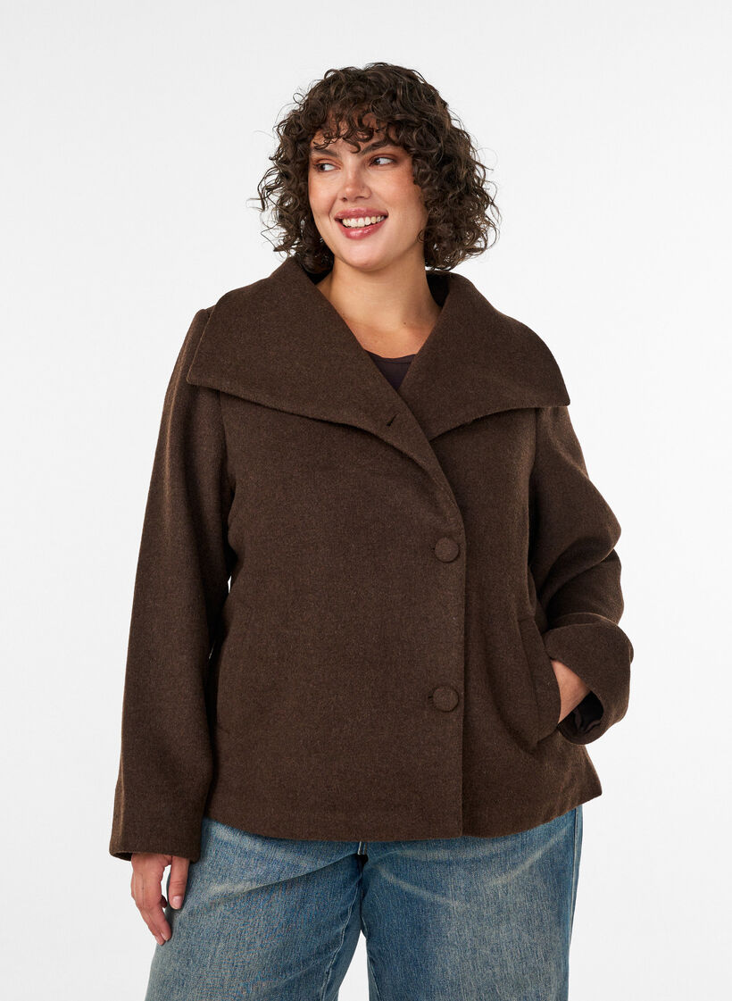 Veste courte avec boutonnage asym&eacute;trique, Marron, Model image number 0