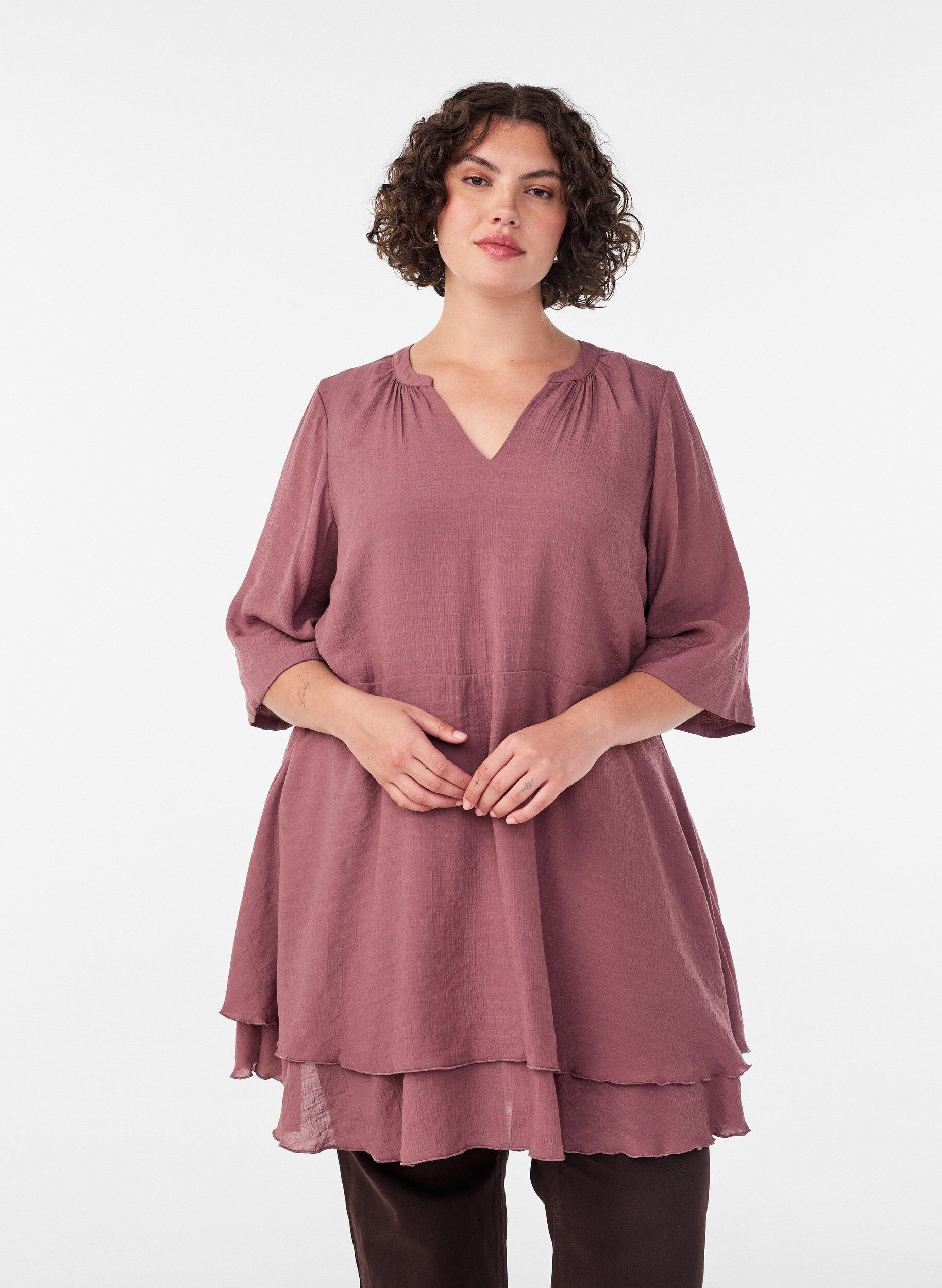ZizziRobe coupe &eacute;vas&eacute;e avec volants &eacute;tag&eacute;s, Rose, Model image number 0