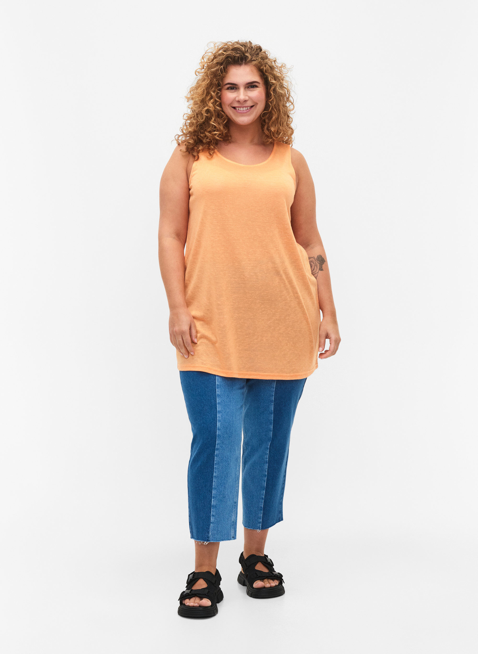 Zizzi Top avec structure et col rond, Mock Orange, Model image number 2