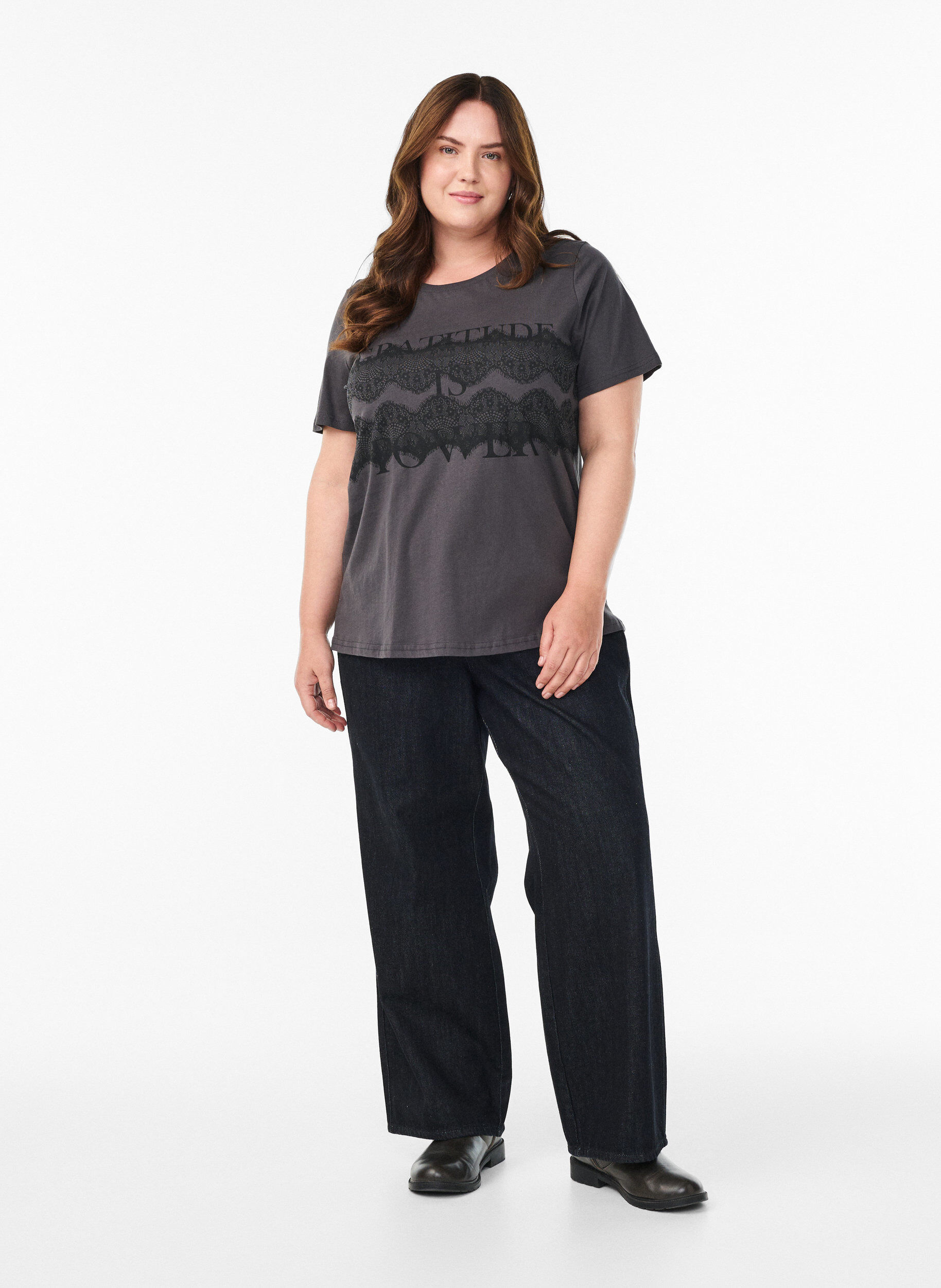 Zizzi T-shirt en coton avec imprim&eacute; sur le devant, Gris anthracite, Model image number 1