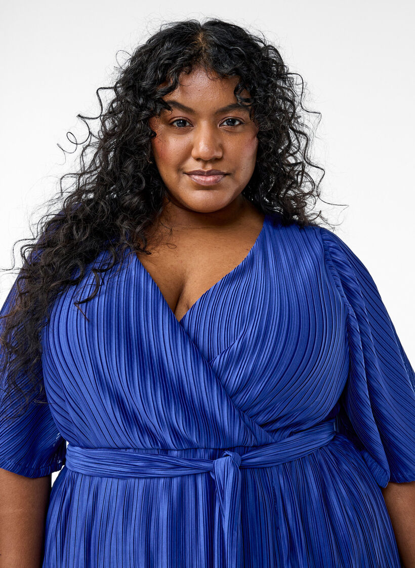 Robe midi pliss&eacute;e avec manches chauve-souris, Bleu, Model image number 2