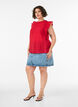 Blouse sans manches textur&eacute;e avec volants, Rouge, Model image number 1