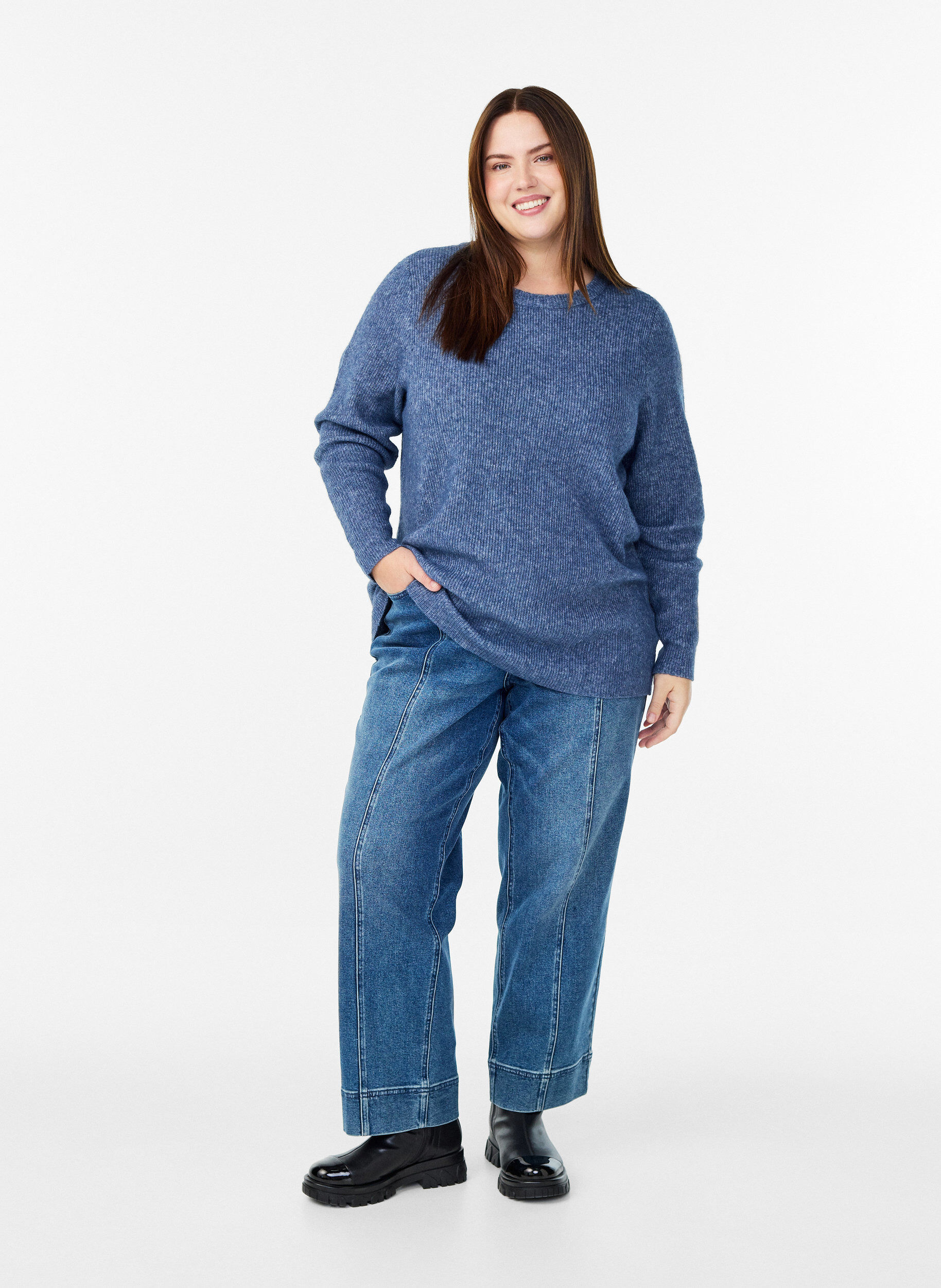 Zizzi Blouse en maille chin&eacute;e &agrave; col rond, Bleu, Model image number 1