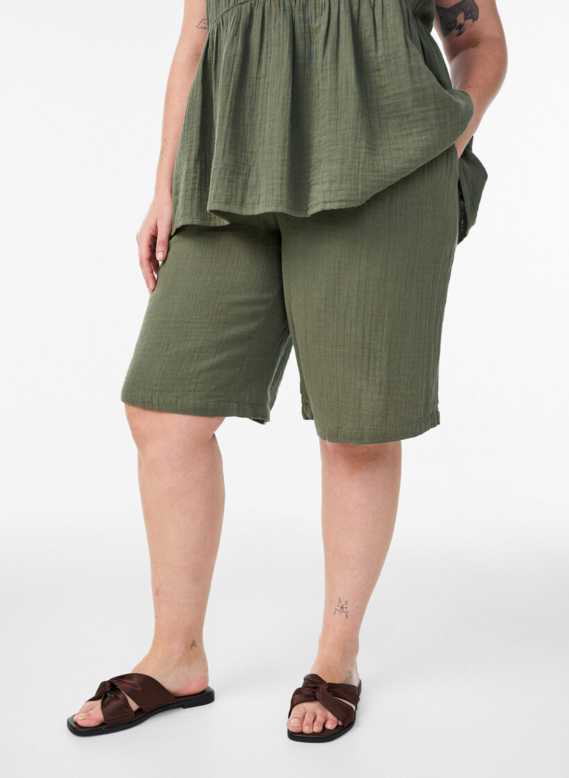 Short ample en mousseline de coton taille haute, Vert, Model image number 3
