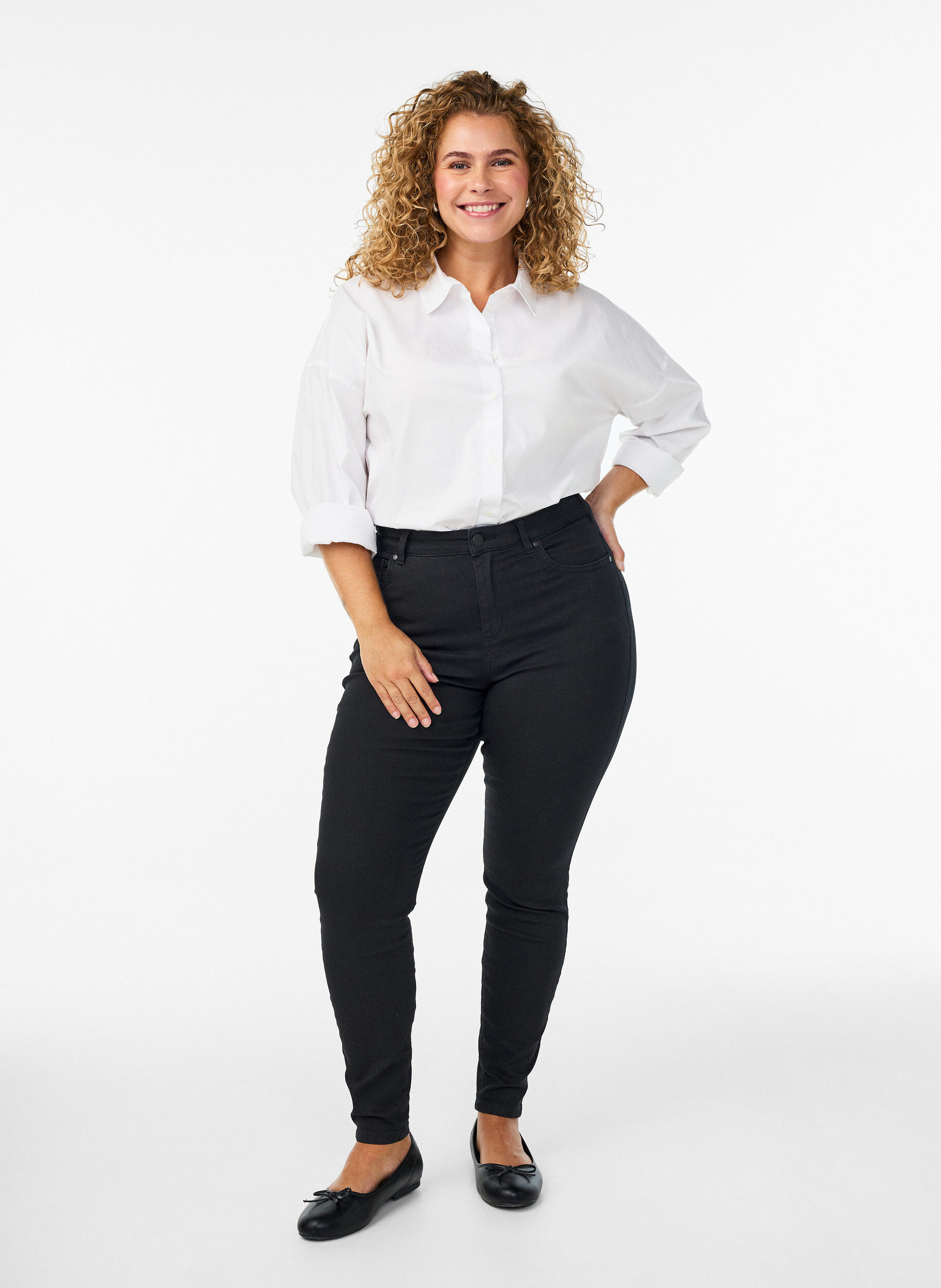 Jean Amy taille haute coupe super slim, Noir, Model