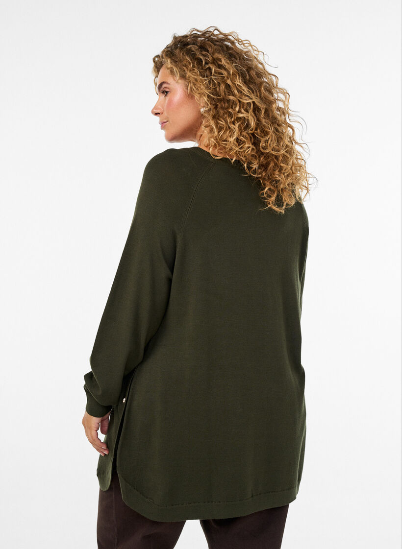 Blouse en maille avec boutons sur le c&ocirc;t&eacute;, Vert fonc&eacute;, Model image number 2