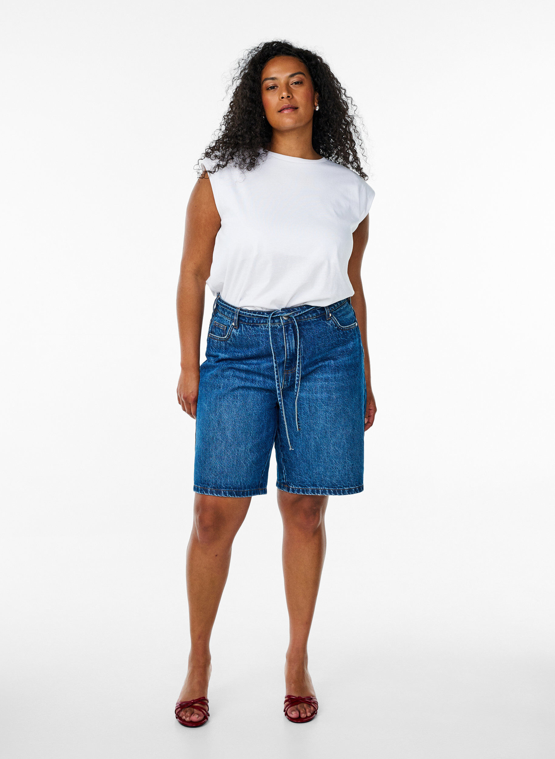 Zizzi Chemisier en jersey sans manches avec &eacute;paulettes, Blanc, Model image number 1