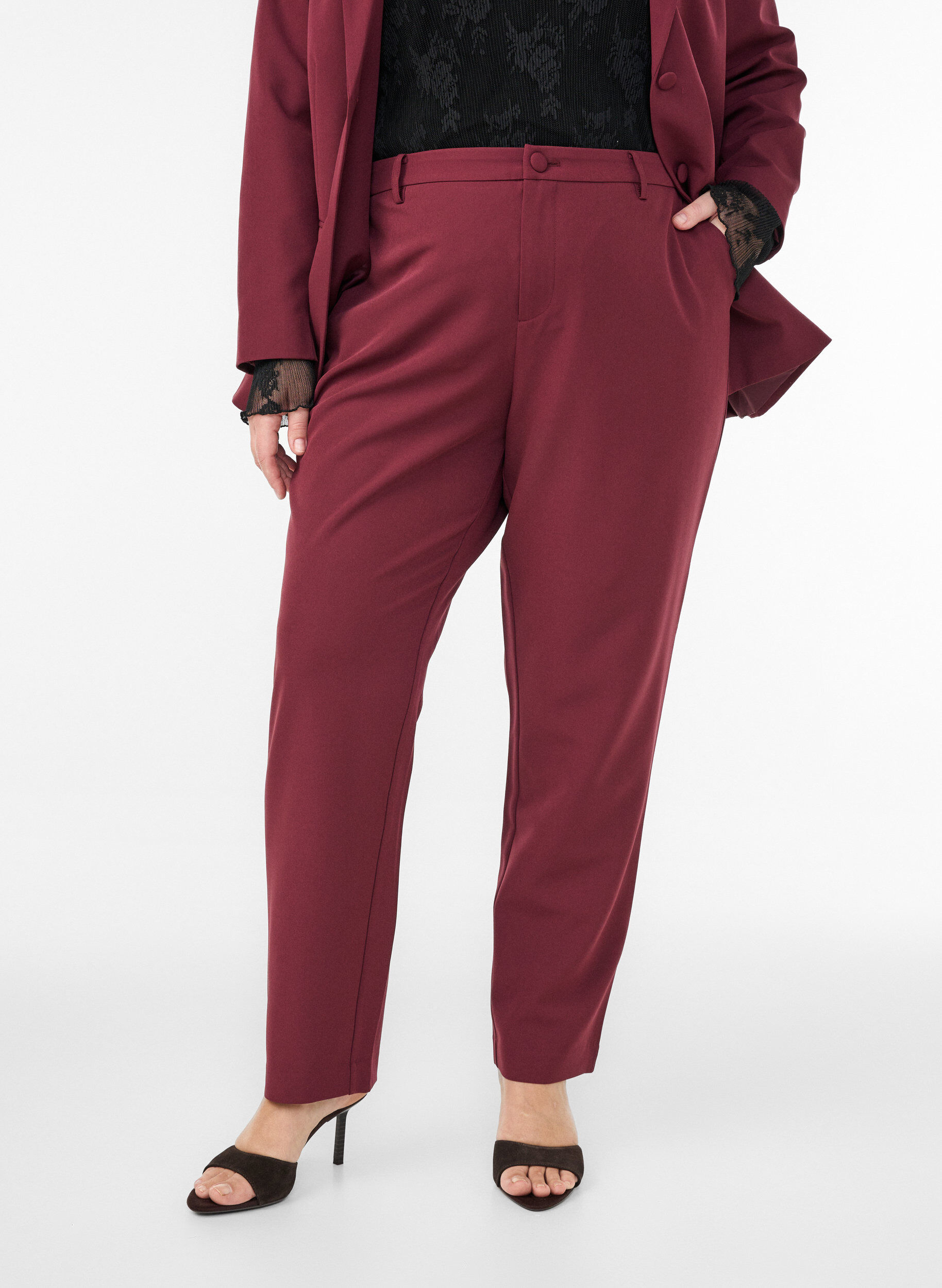 Zizzi Pantalon avec poches et jambes droites, Bordeaux, Model image number 2