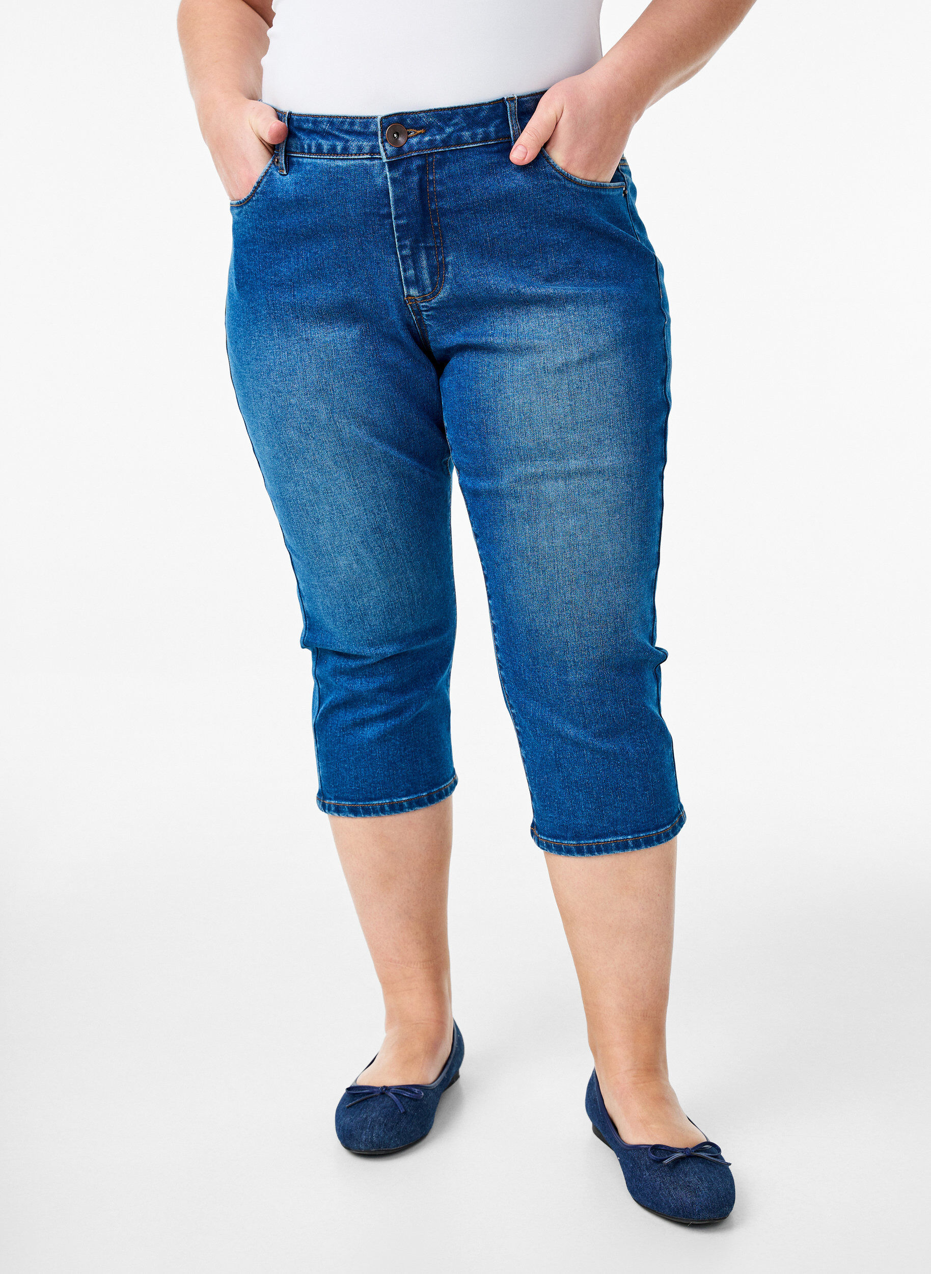 Zizzi Culotte Emily en denim slim fit, Bleu, Model image number 2