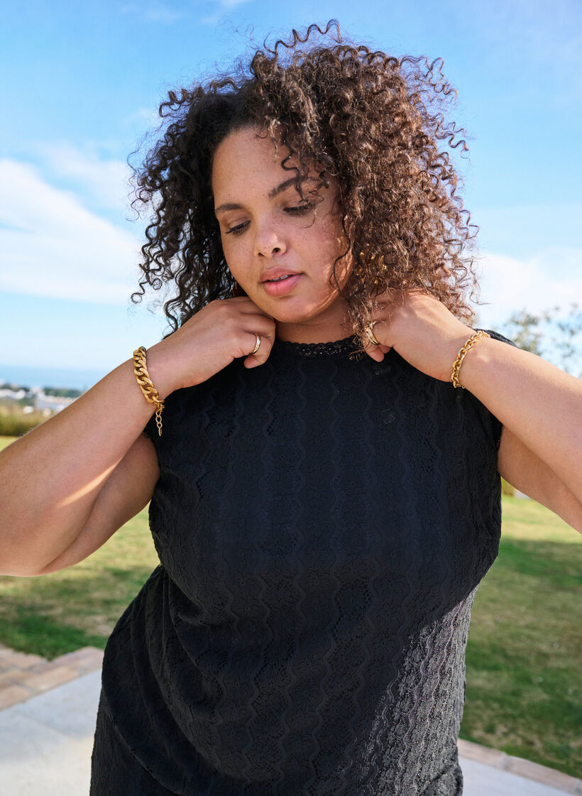 Top en dentelle avec détails volantés, Noir, Image image number 0