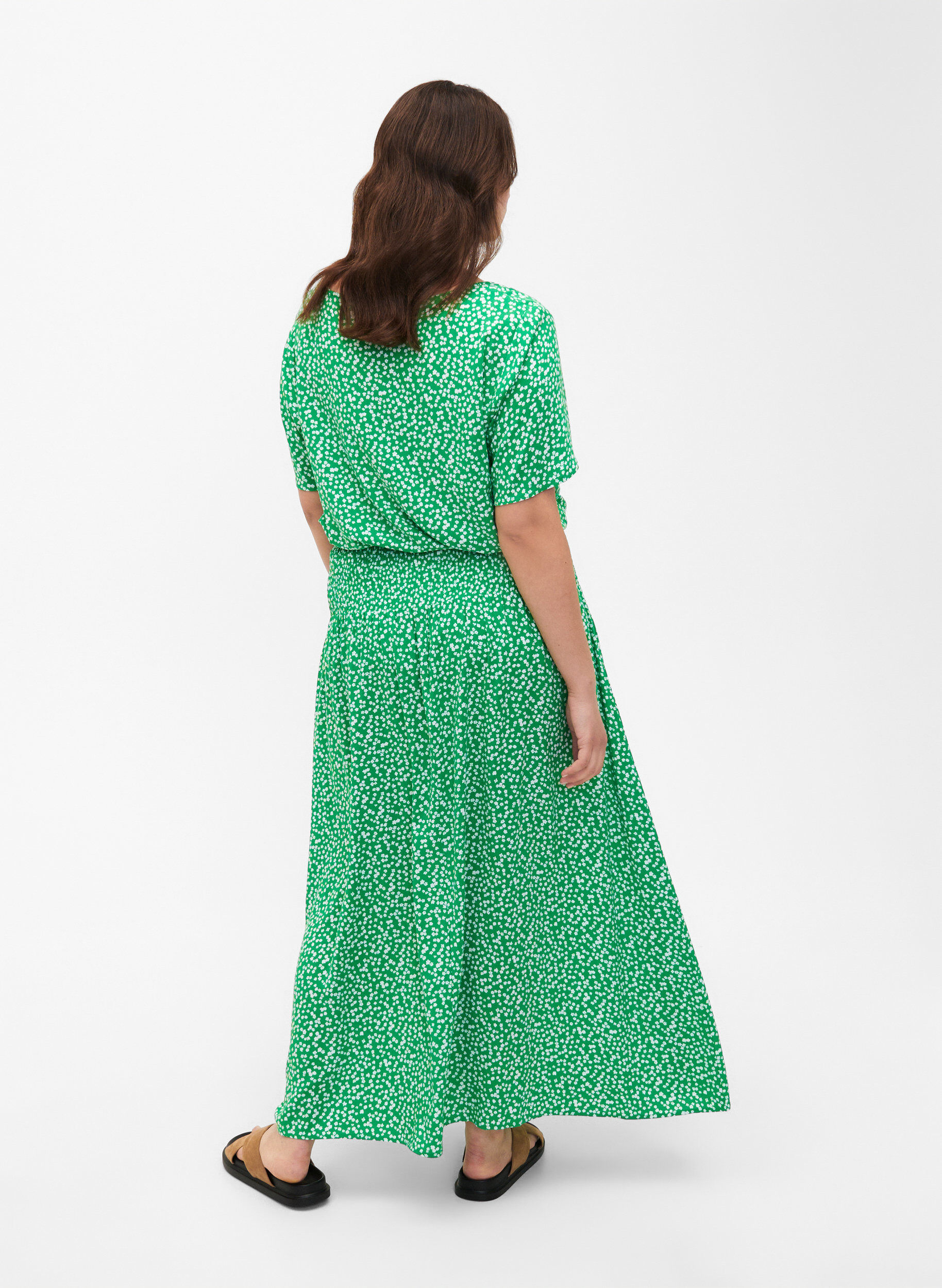 Zizzi FLASH - Jupe longue en viscose avec smocks, Vert, Model image number 2