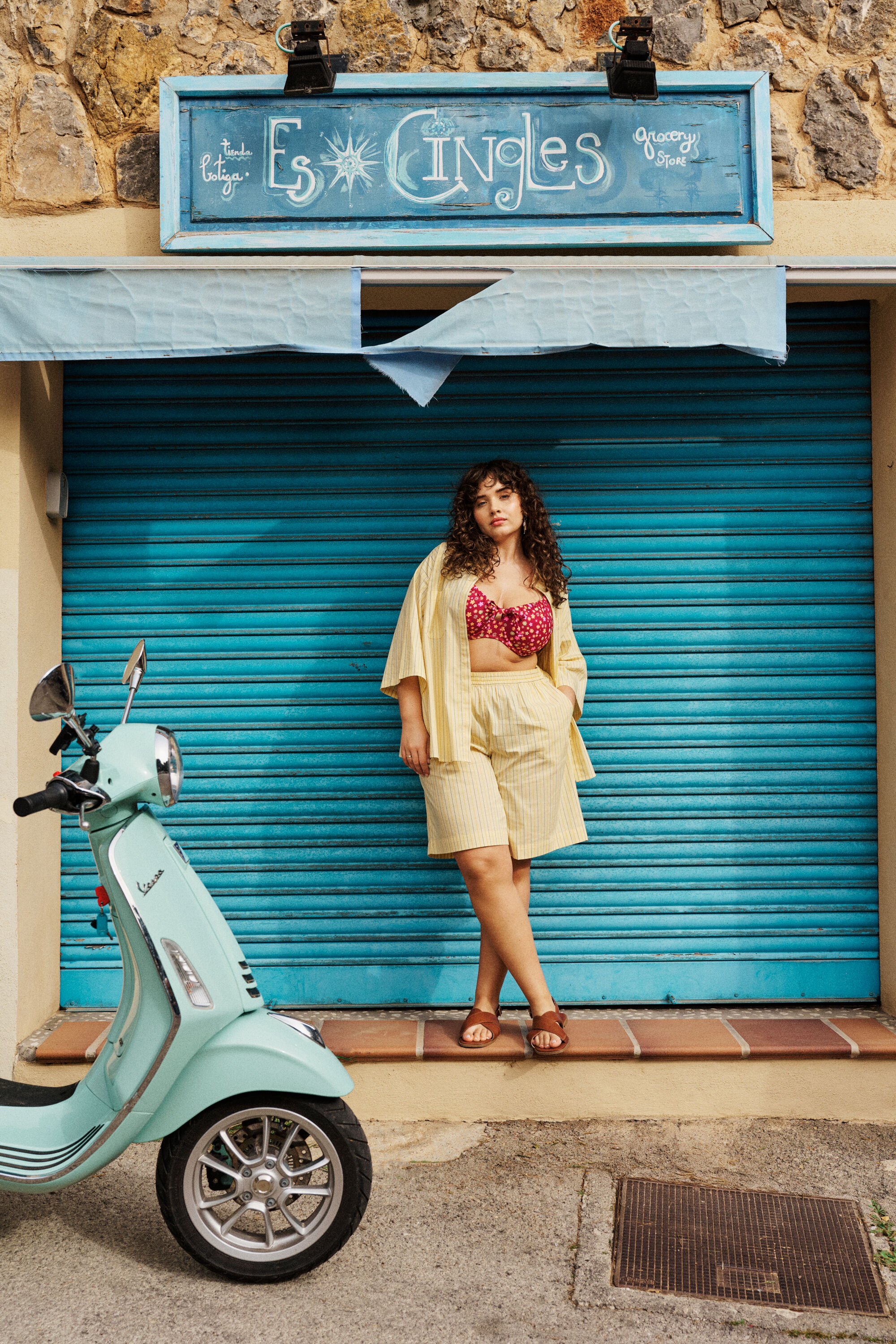 ZizziAmbiance de vacances ensoleill&eacute;es avec des couleurs, , Model