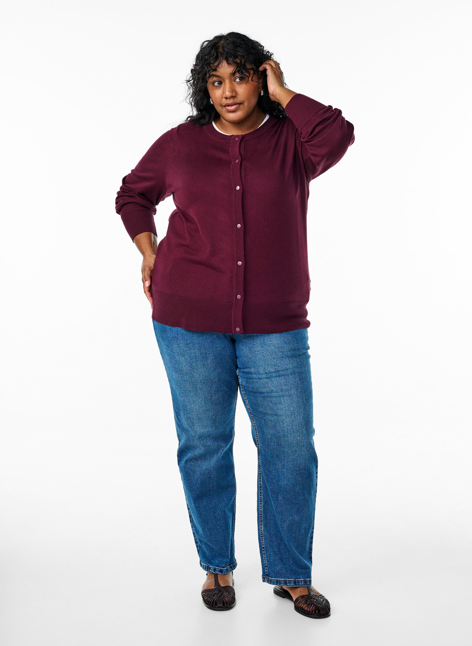 Zizzi Cardigan en tricot avec col rond et boutons, Bordeaux, Model image number 1