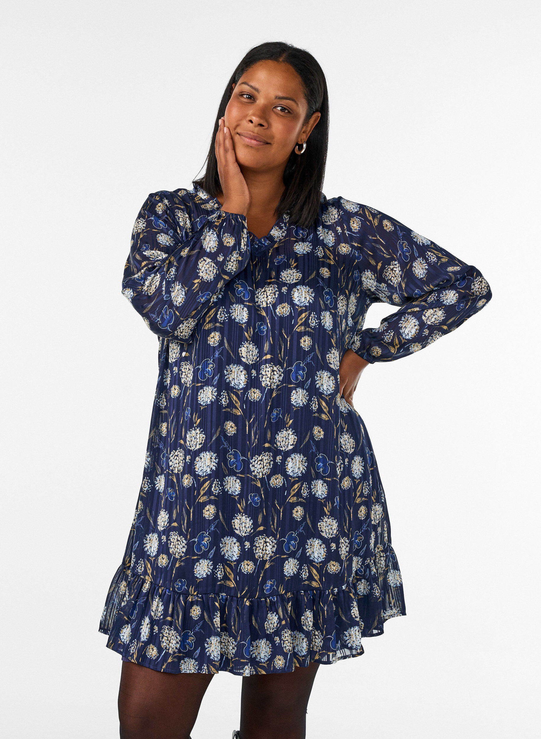 Robe &agrave; motifs avec volants et manches longues, Bleu, Model