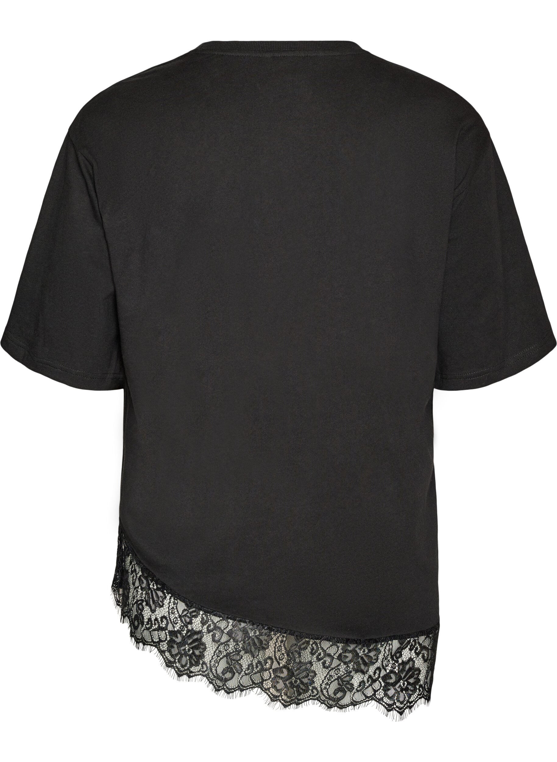 Zizzi T-shirt avec ourlet asym&eacute;trique en dentelle, Noir, Packshot image number 1
