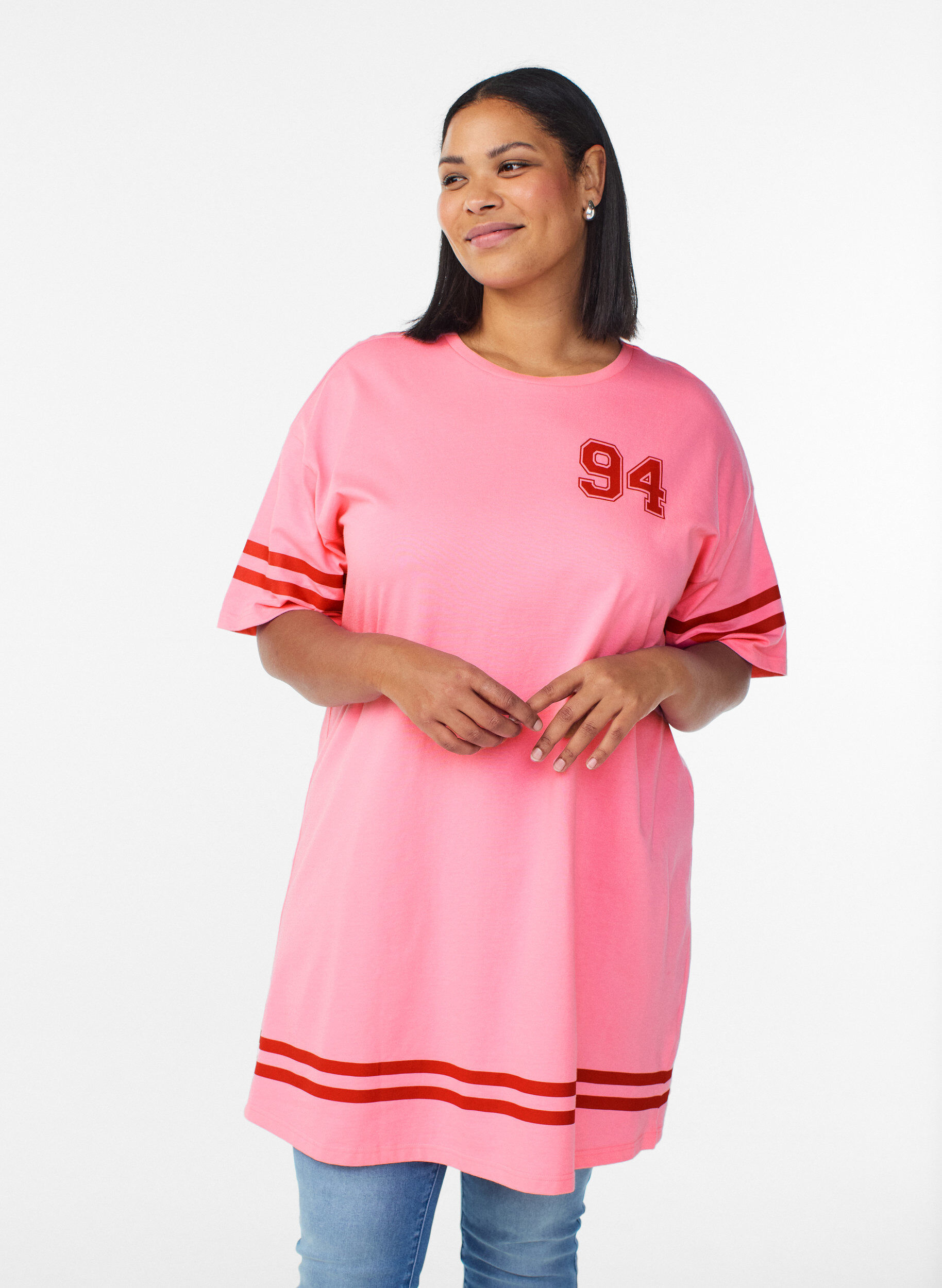 Robe T-shirt courte avec d&eacute;tails sportifs, Rose, Model