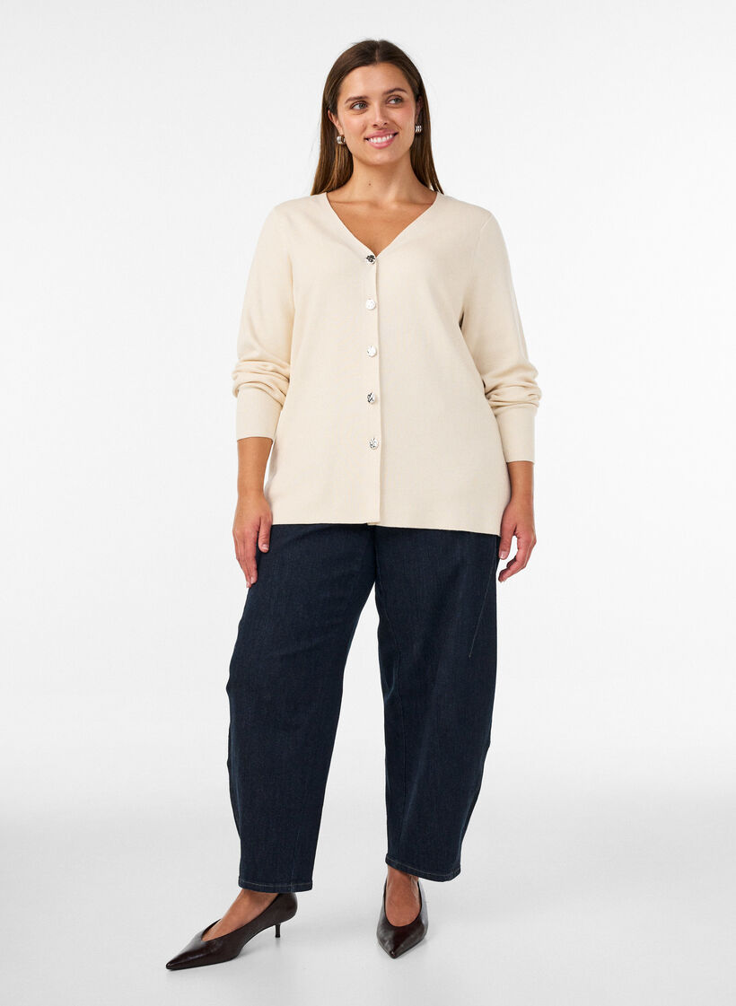 Cardigan en maille fine avec boutons d&eacute;coratifs, Vanille, Model image number 1