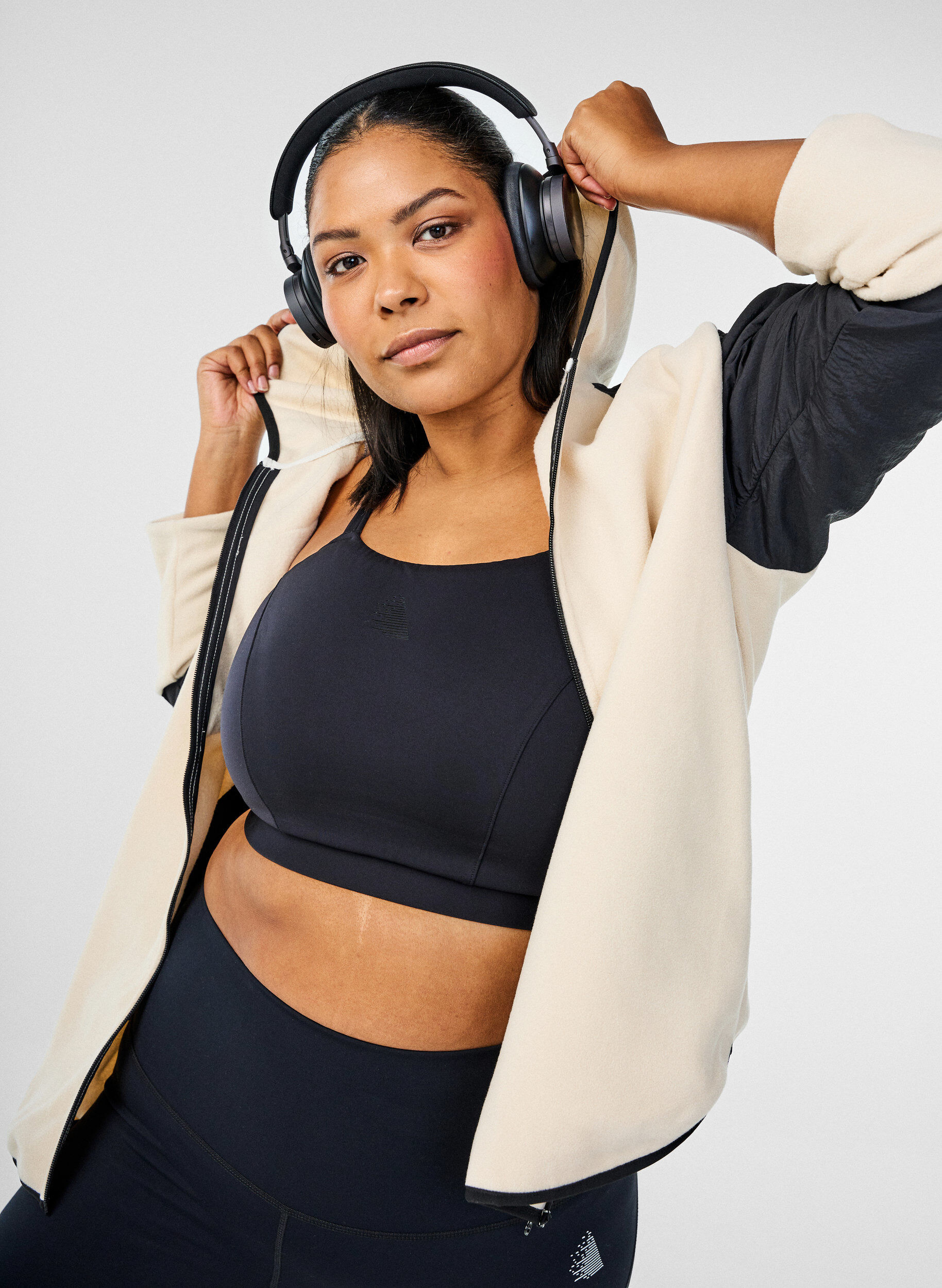 Zizzi Veste polaire &agrave; capuche avec poches, Beige, Image image number 0