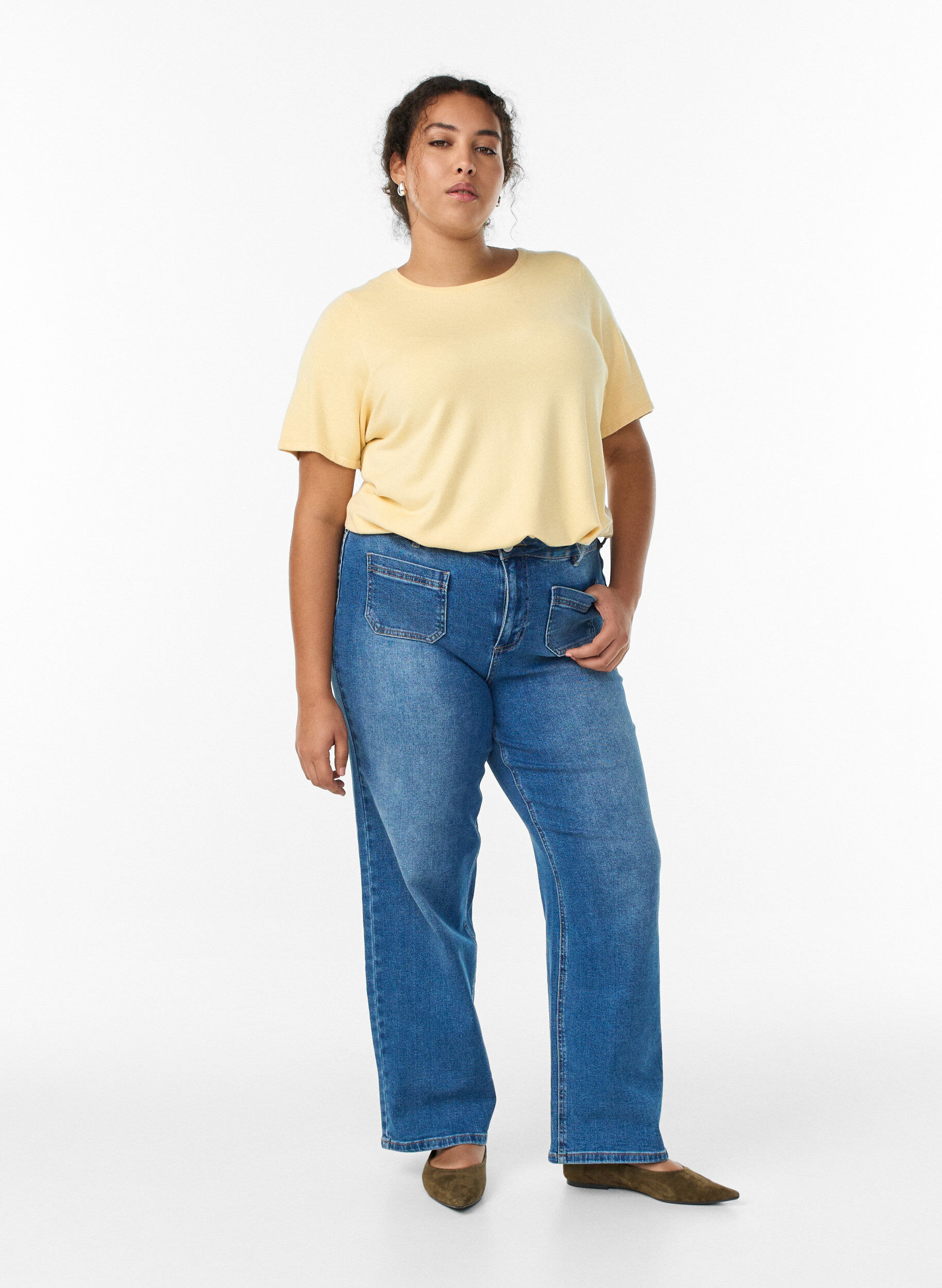 Zizzi Blouse en maille &agrave; manches courtes en viscose, Jaune clair, Model image number 1