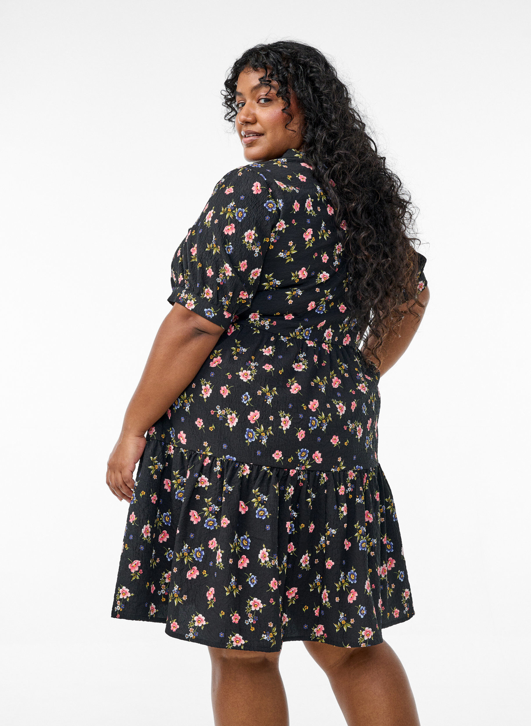 Zizzi Robe courte coupe &eacute;vas&eacute;e, Noir, Model image number 1