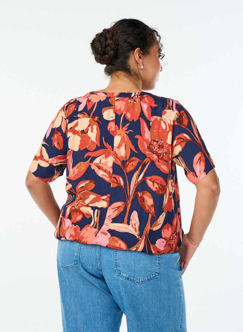 Blouse en viscose &agrave; imprim&eacute; floral et manches courtes, 9990, Model image number 2
