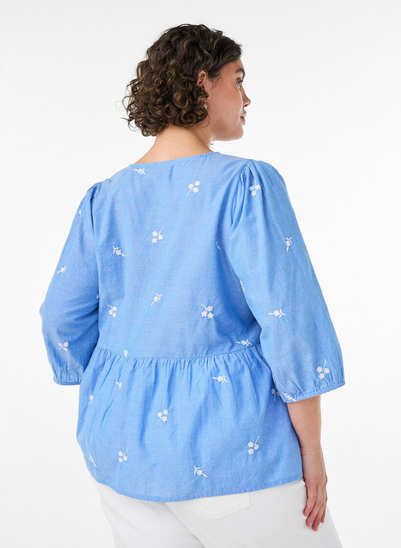 Blouse en coton brod&eacute;e de fleurs et fermeture boutonn&eacute;e, Bleu Clair, Model image number 2