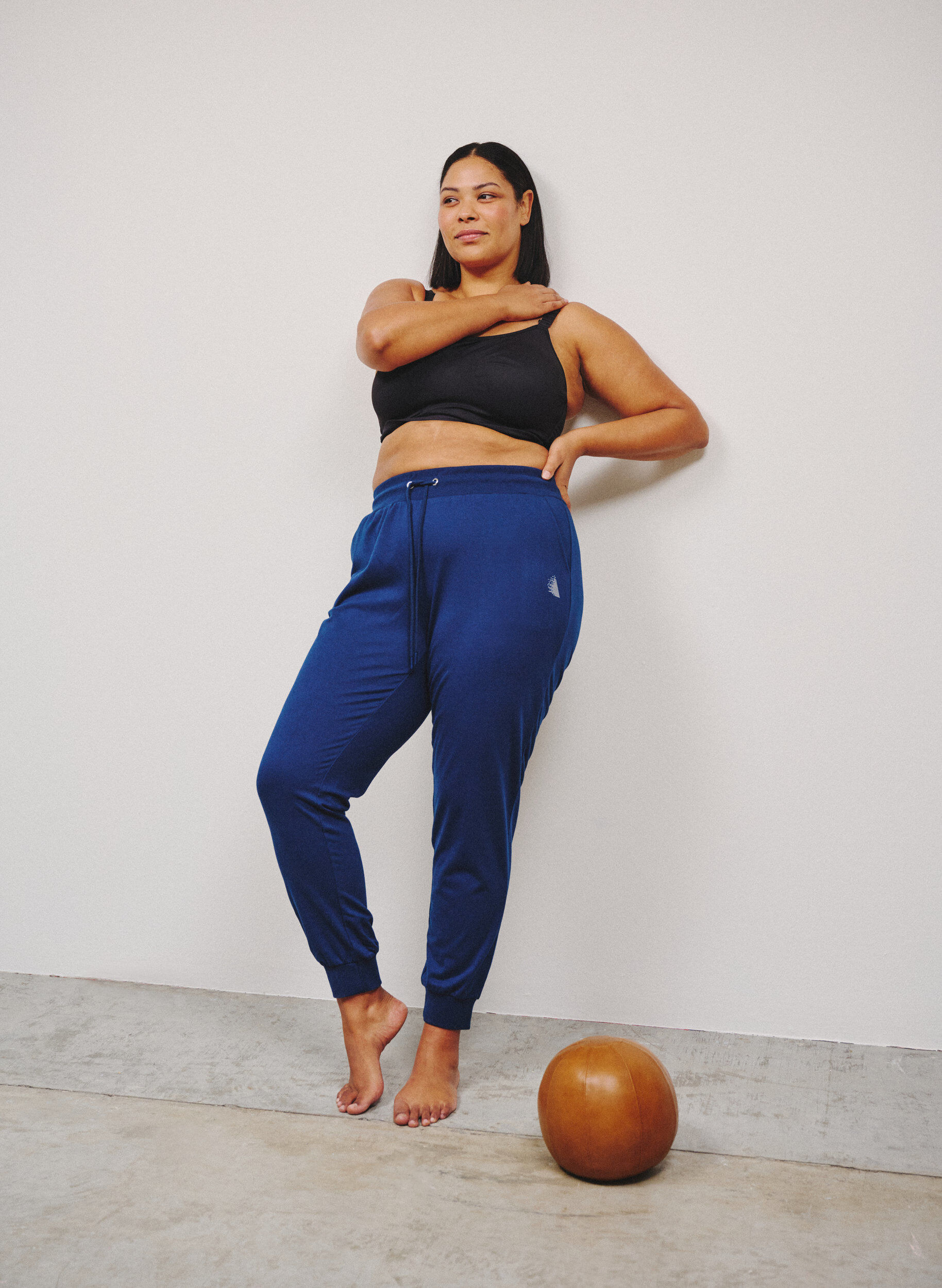 ZizziPantalon de surv&ecirc;tement ample avec poches, Bleu, Image image number 0