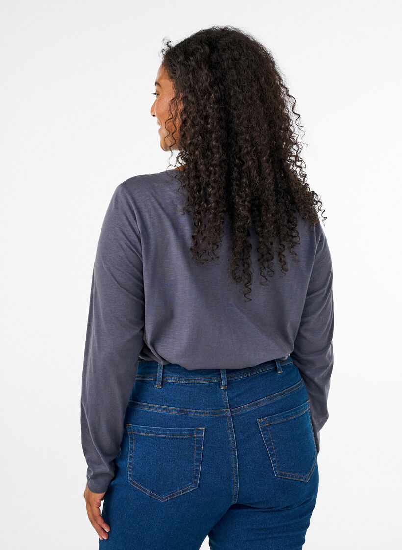 T-shirt &agrave; manches longues avec col V et boutons, Gris bleut&eacute;, Model image number 2
