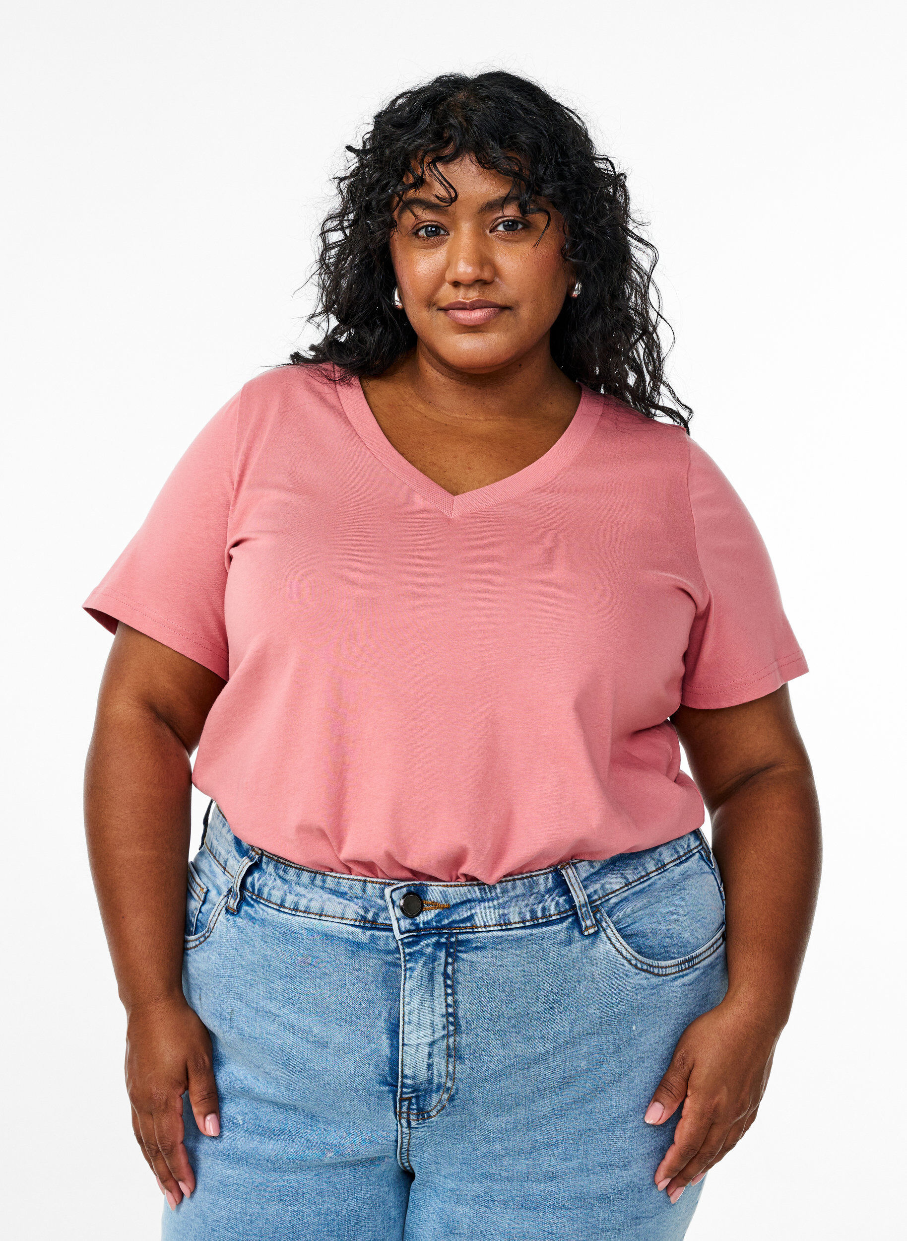 T-shirt en coton simple avec encolure en V, Rose poudr&eacute;e, Model