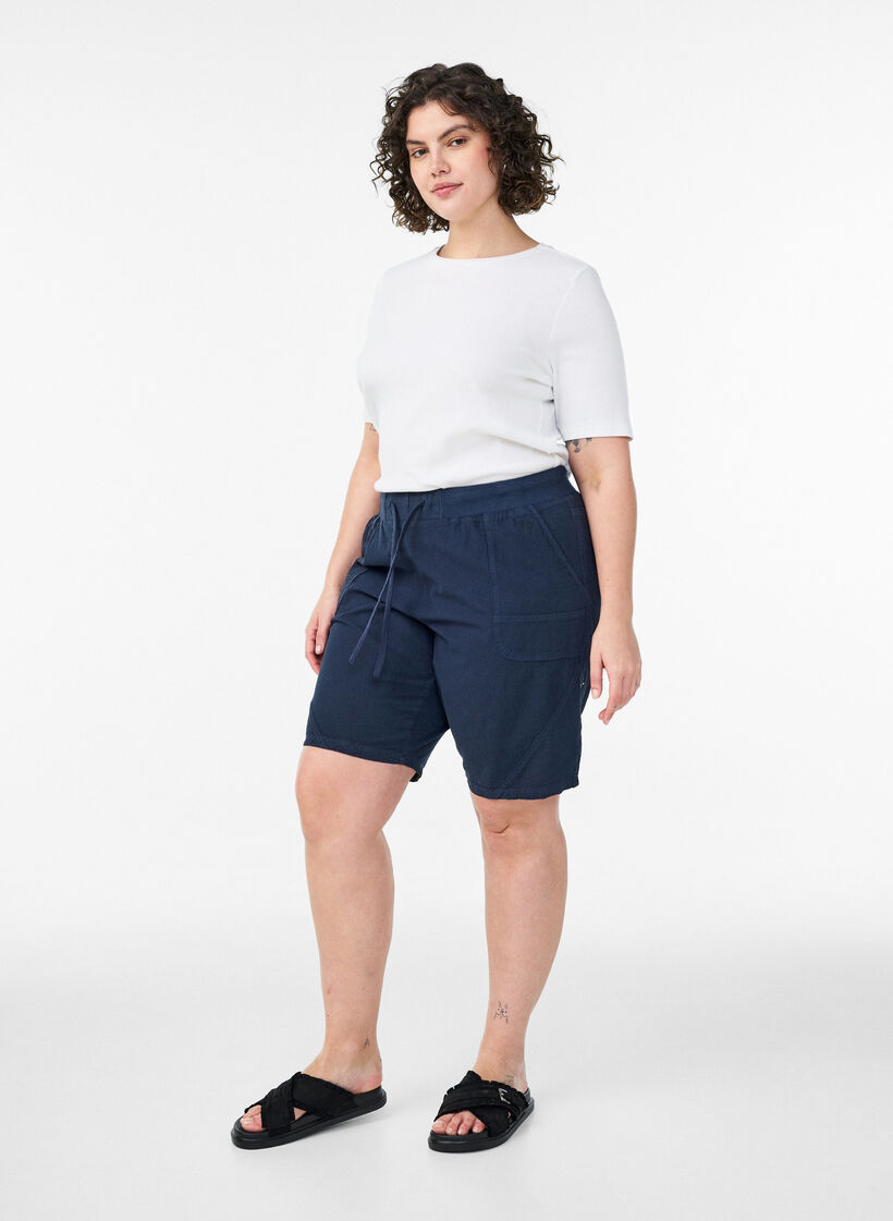 Short en coton ample avec poches, Bleu, Model image number 1