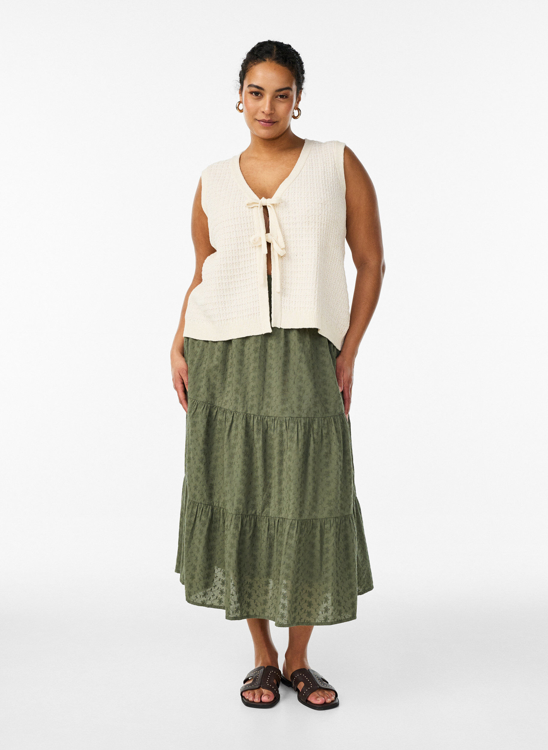 Zizzi Jupe longue en coton &agrave; taille smock&eacute;e, Vert, Model image number 0