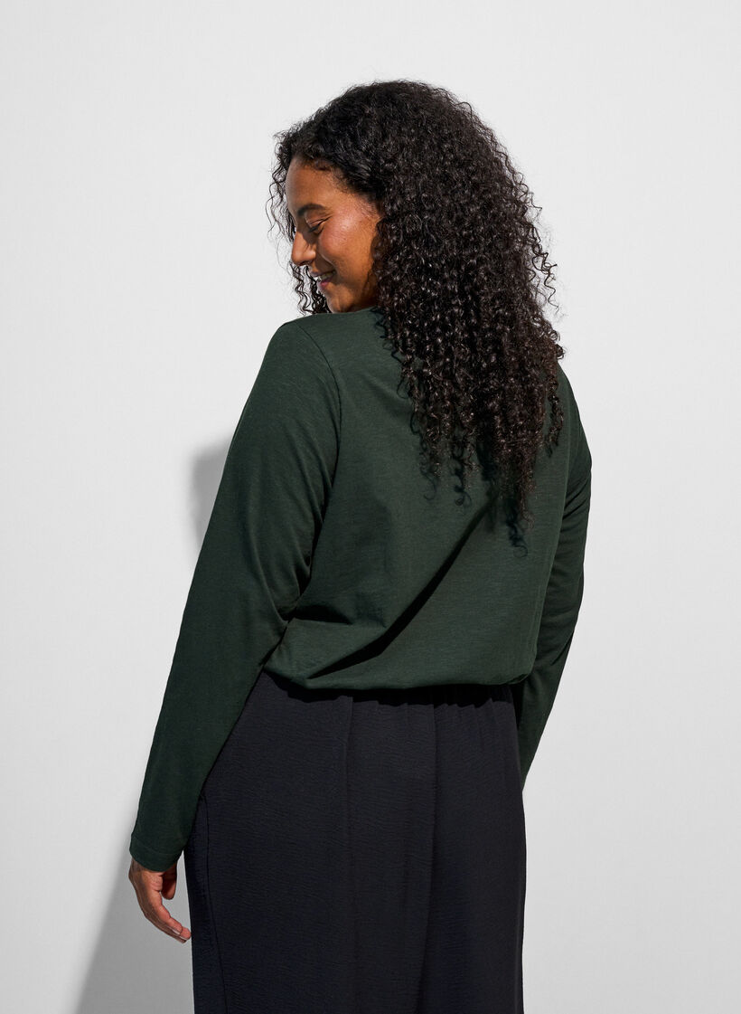 T-shirt &agrave; manches longues avec col V et boutons, Vert fonc&eacute;, Model image number 2