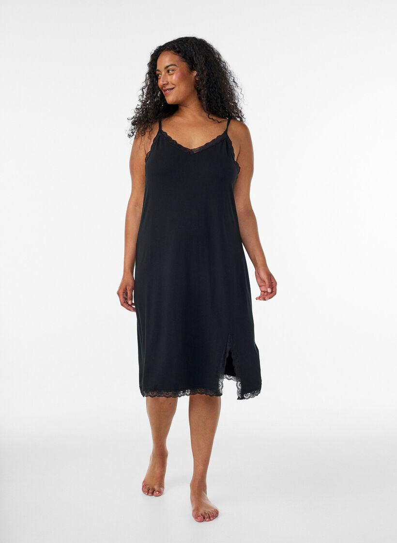 Nuisette en viscose avec dentelle et fentes, Noir, Model image number 0