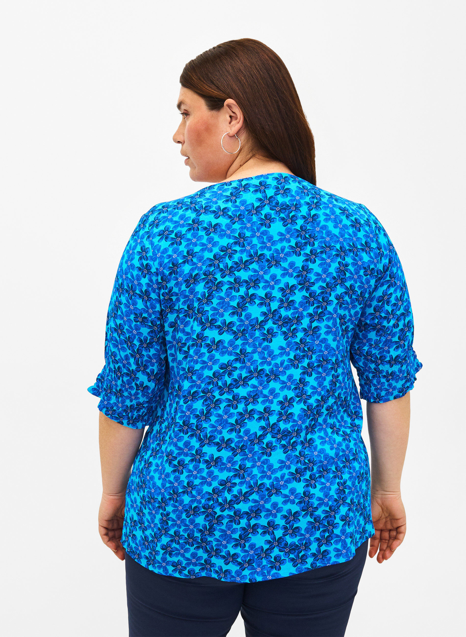 Zizzi Chemisier en viscose avec boutons, Blue Small Flower, Model image number 1