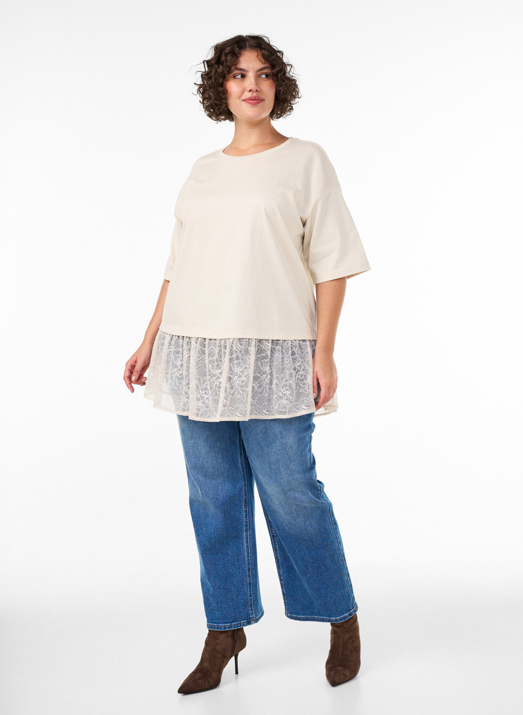 ZizziT-shirt ample avec large bordure en dentelle, Vanille, Model image number 1