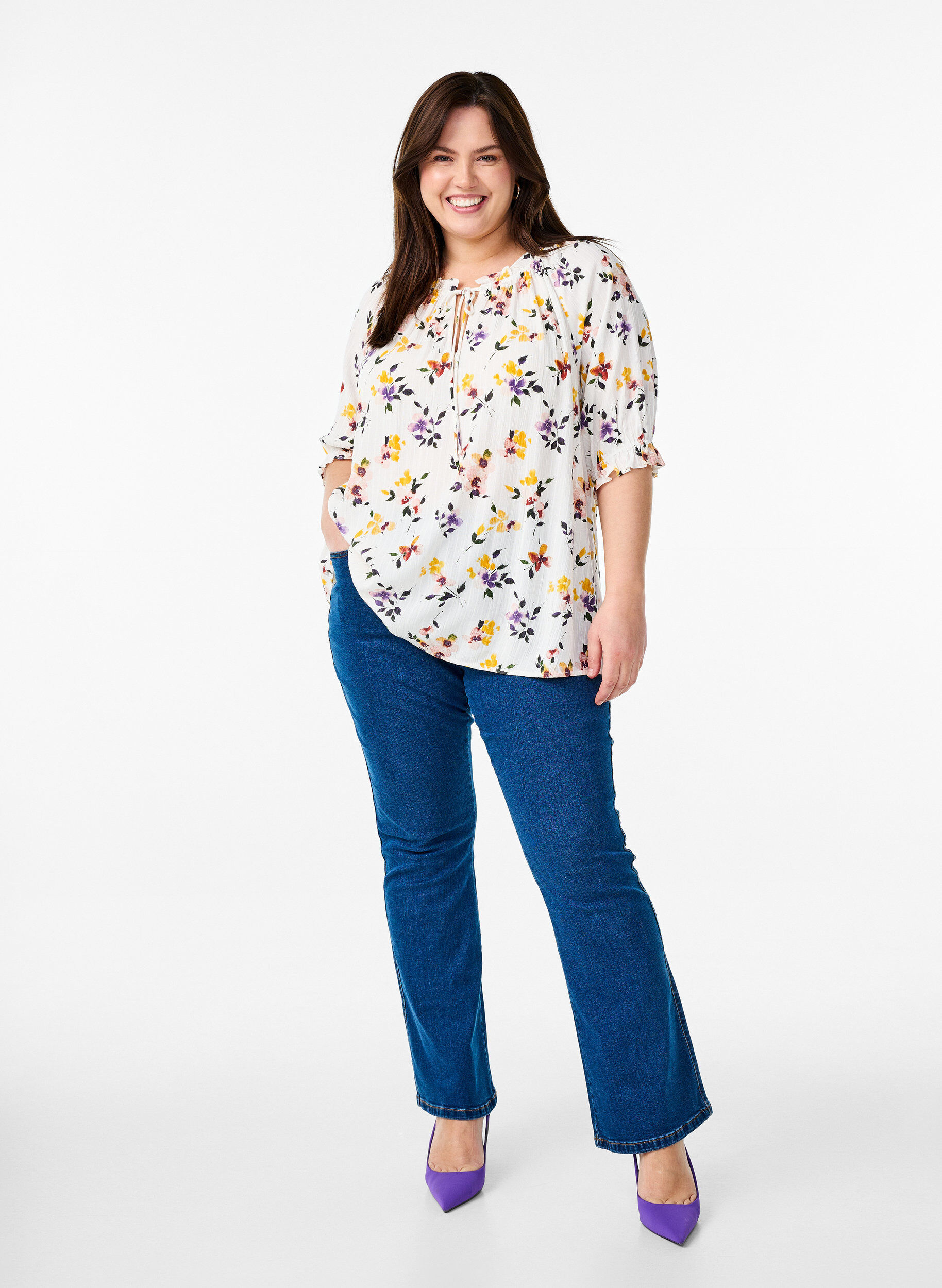 ZizziBlouse en viscose &agrave; fleurs avec manches mi-longues, Blanc, Model image number 1