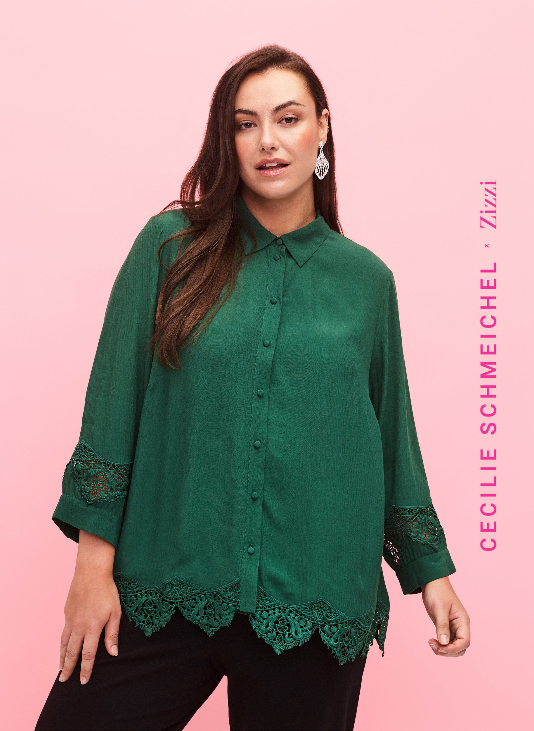 Zizzi Chemise en viscose avec manches 3/4 et d&eacute;tails de broderie, Hunter Green, Model image number 0