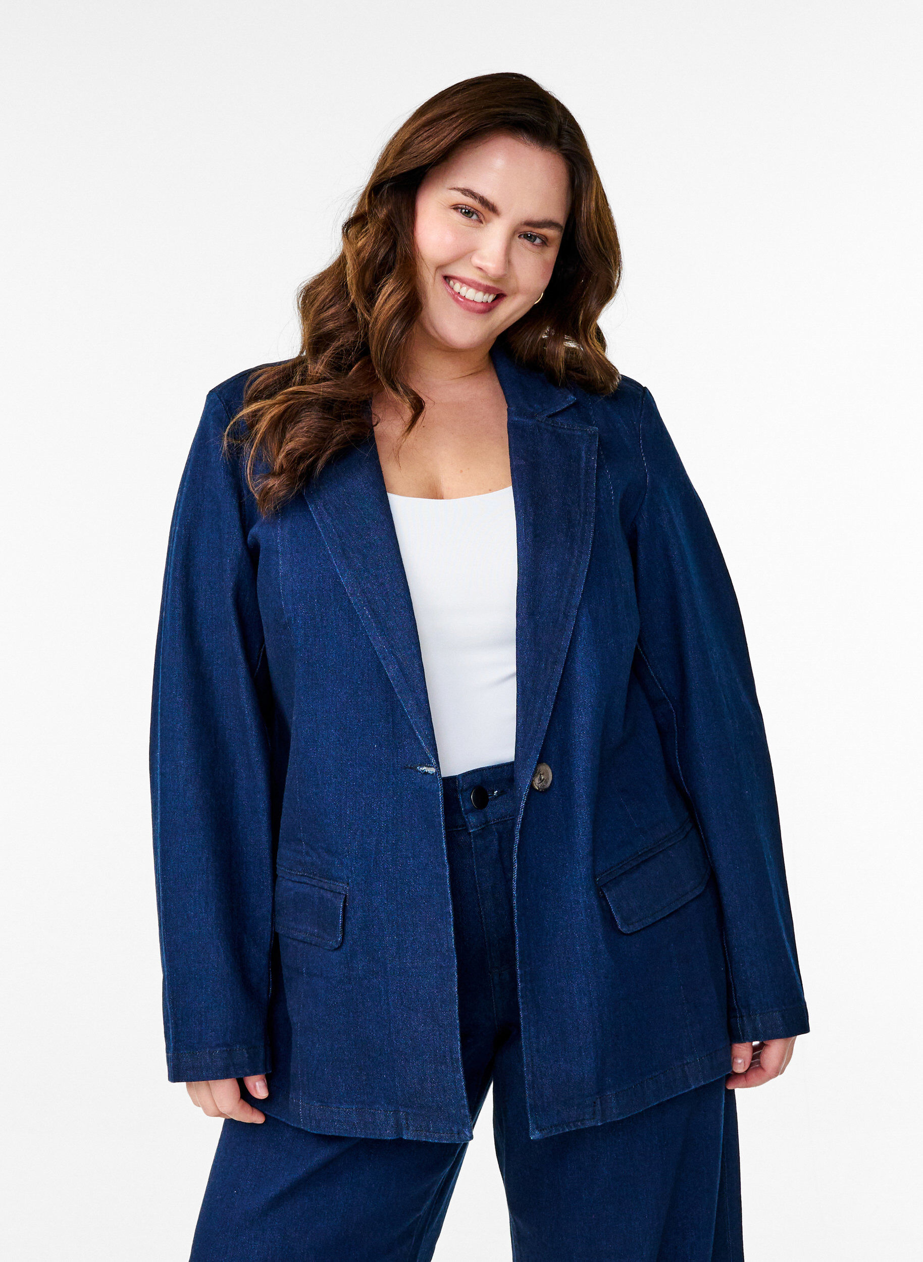 Zizzi Blazer en denim avec poches, Bleu, Model image number 0