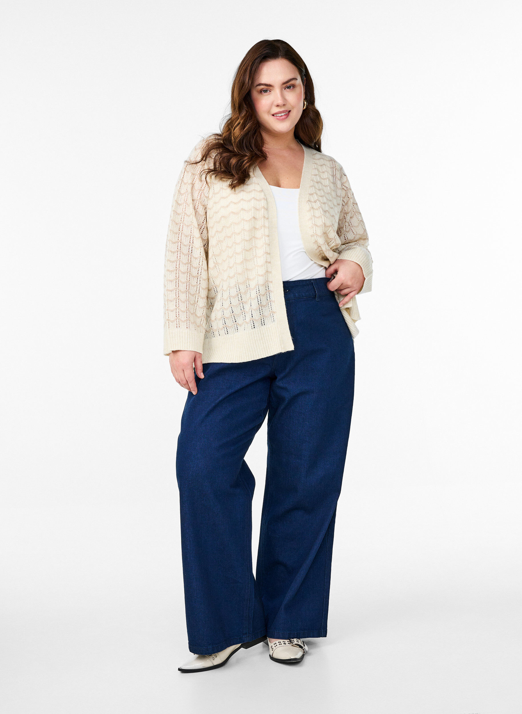 Zizzi Cardigan en maille avec motif en treillis et lignes ondul&eacute;es, Birch w. Simply T., Model image number 2